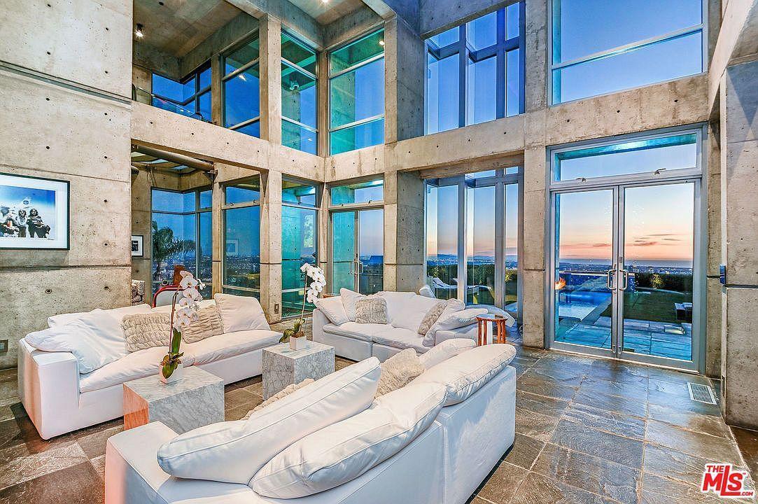 Sky Castle Estate gallery image 3