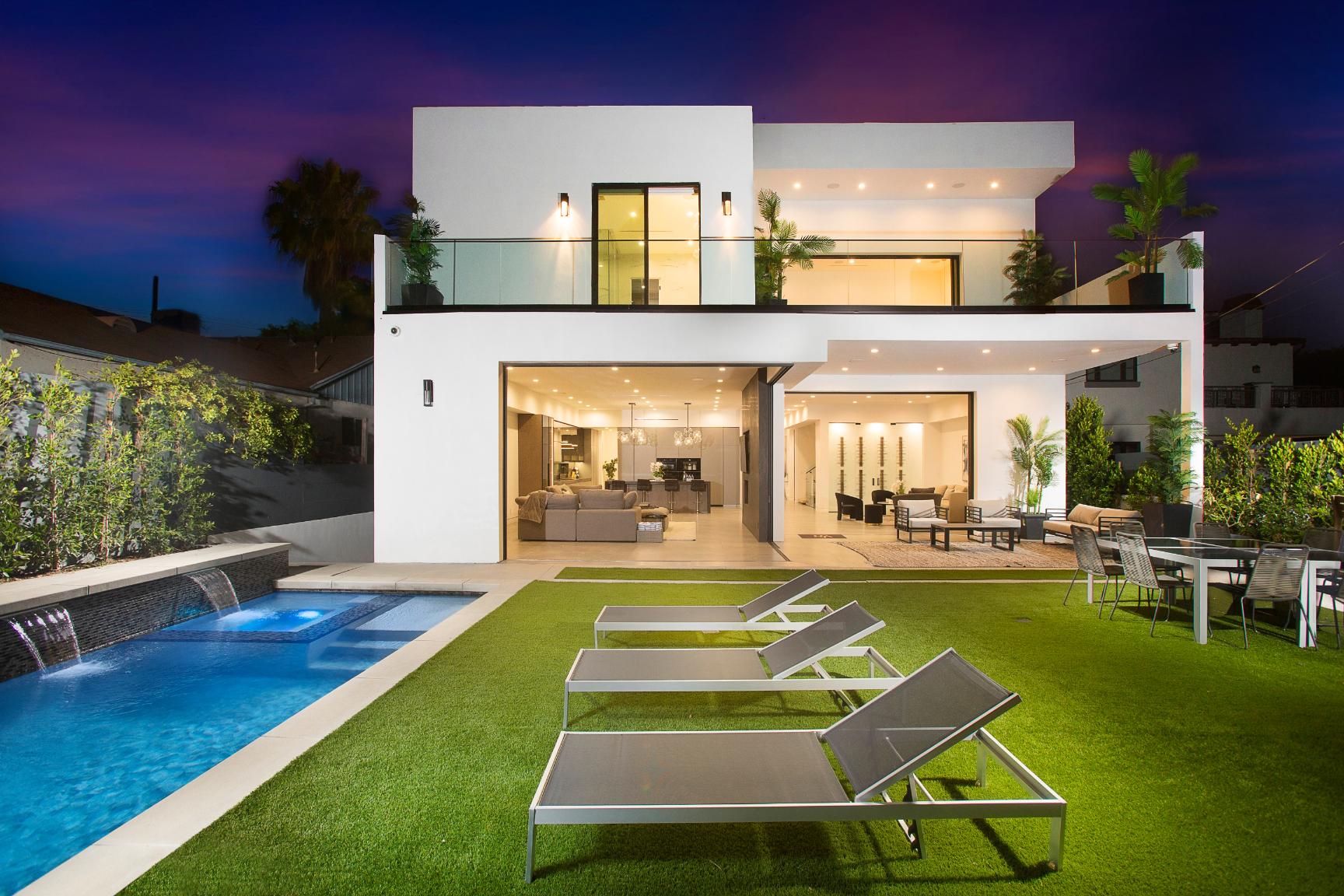 Brentwood Villa gallery image 1