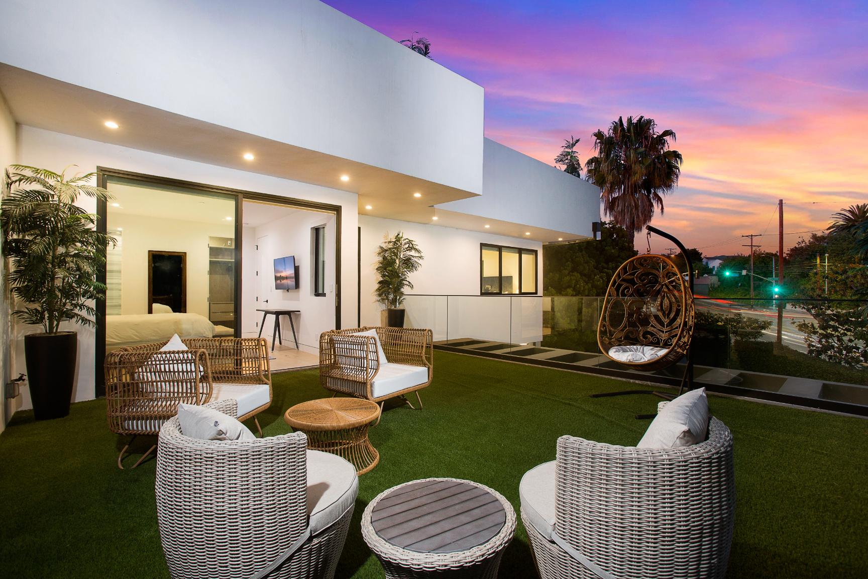 Brentwood Villa gallery image 3