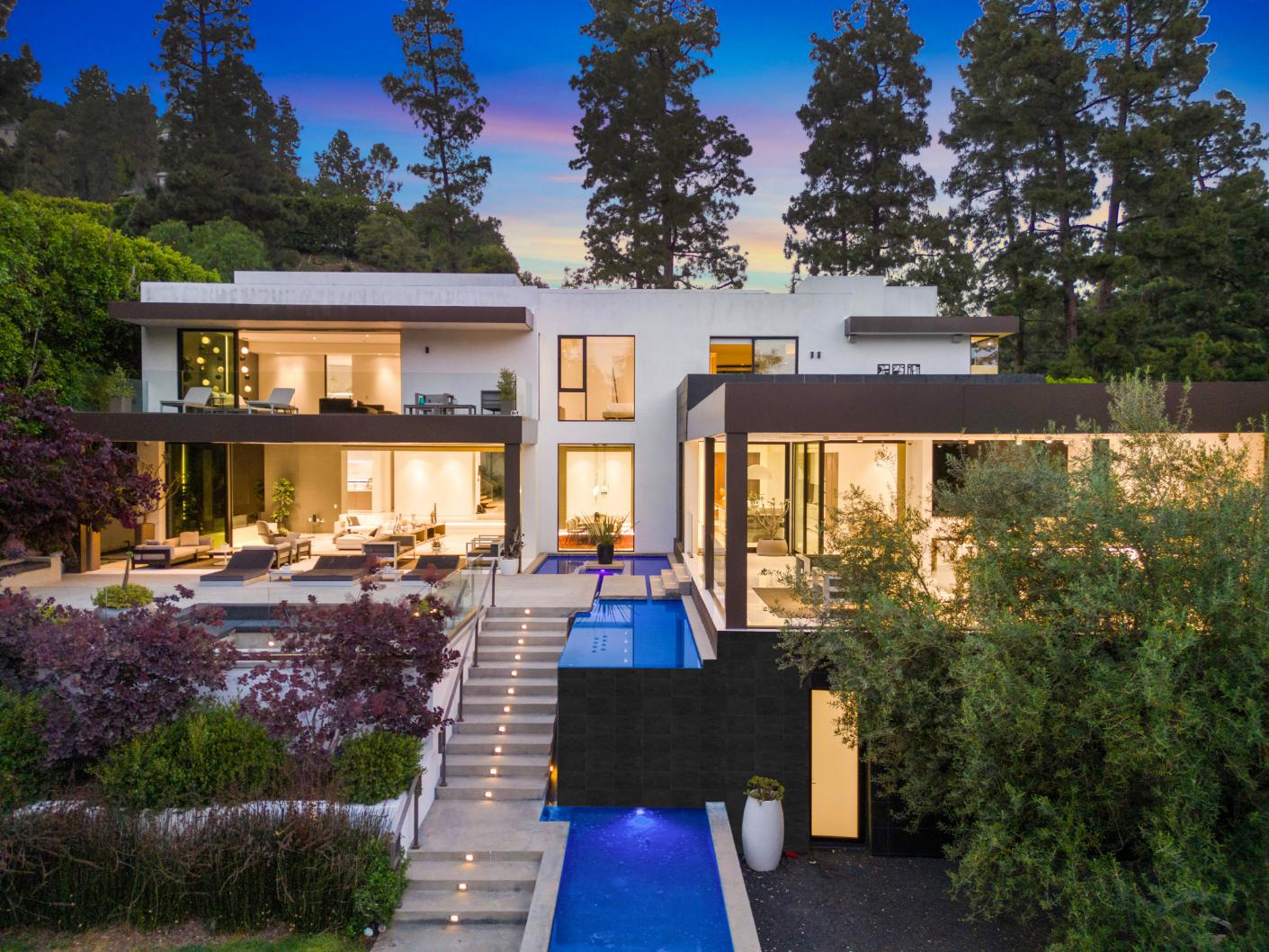 Lago Vista Modern gallery image 7