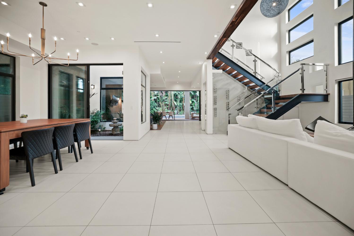 Crescent Heights gallery image 9