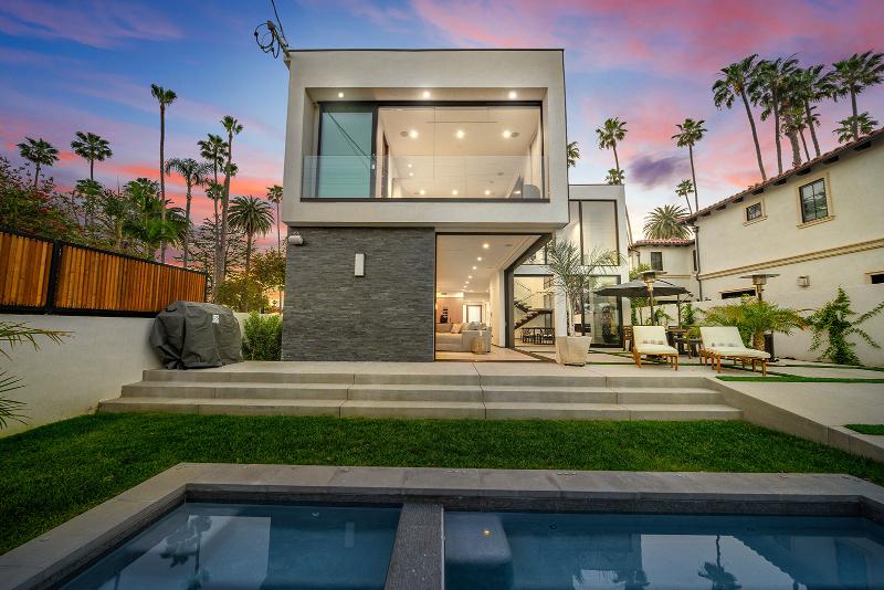 Doheny Villa gallery image 1