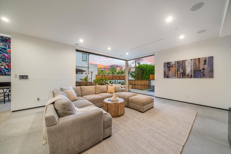 Doheny Villa gallery image 7