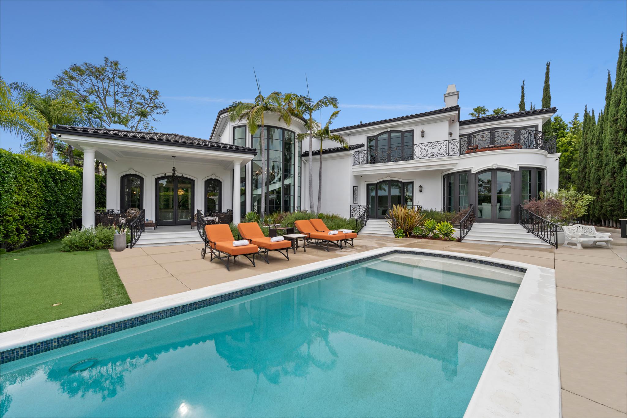 The Marilyn Mansion gallery image 5