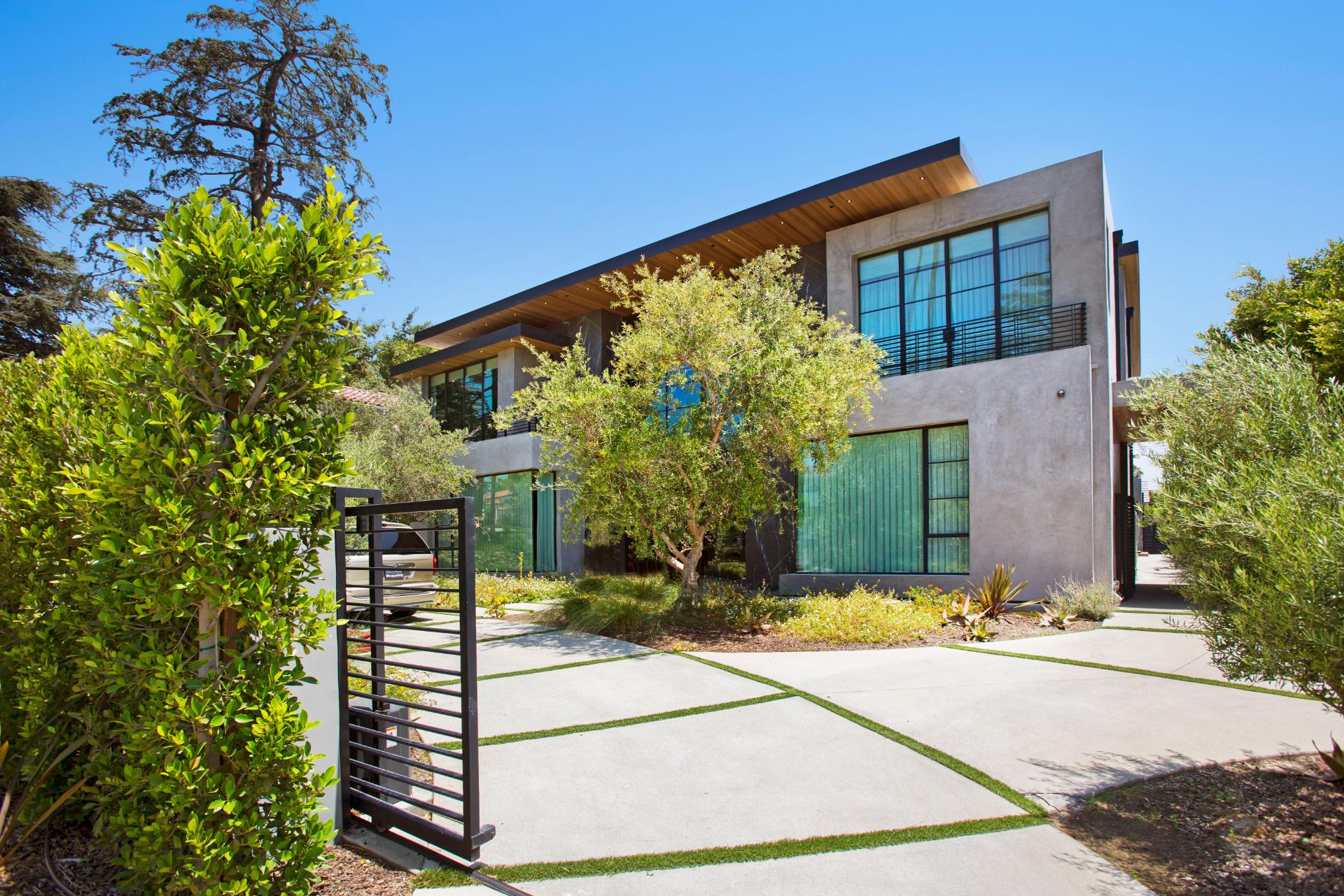 Modern Marvel gallery image 1
