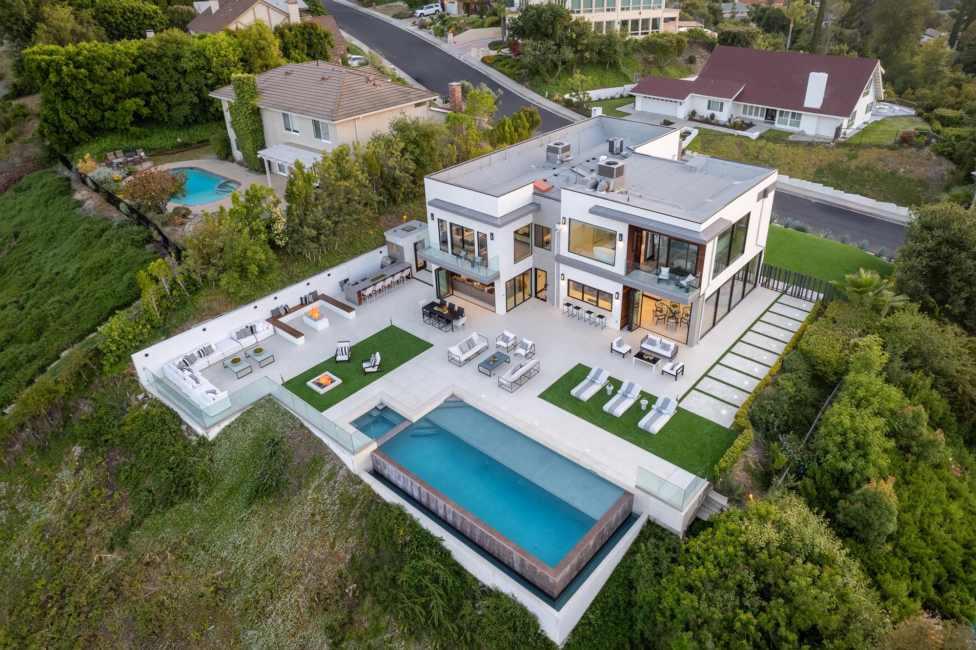 Gayle Villa gallery image 2