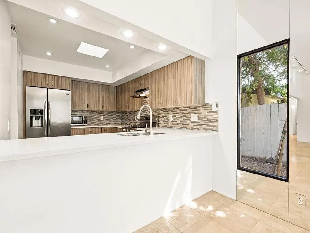 Fairway Dr gallery image 9