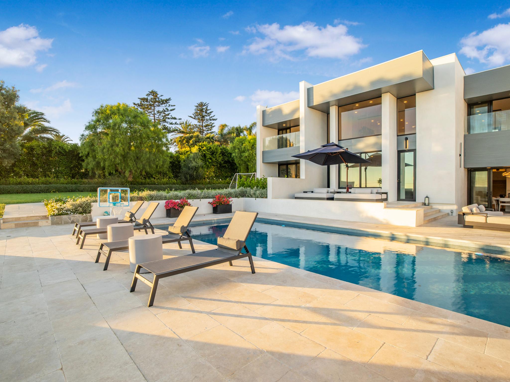 Morning View Malibu gallery image 4