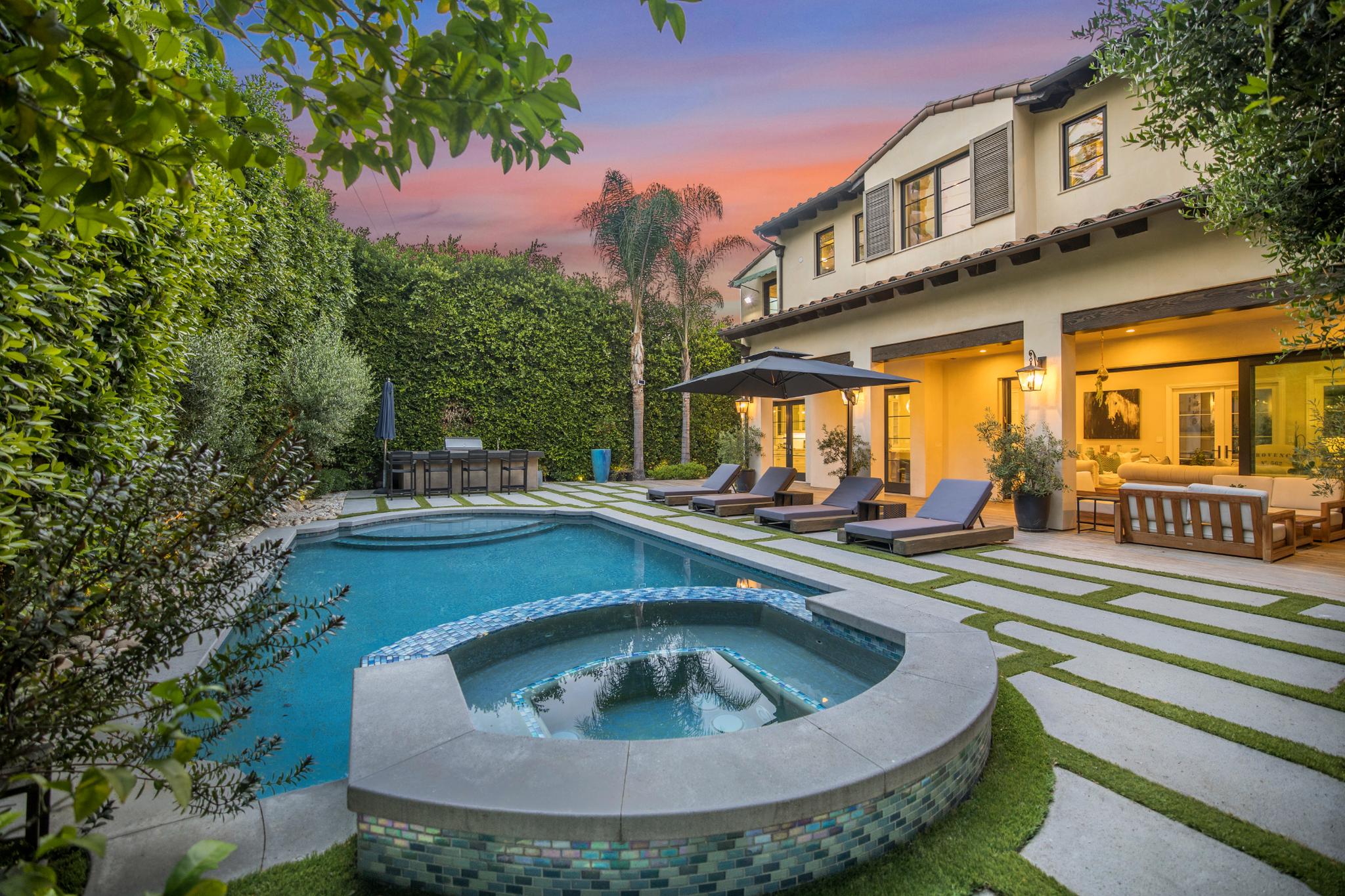 Spalding BH Mansion gallery image 1