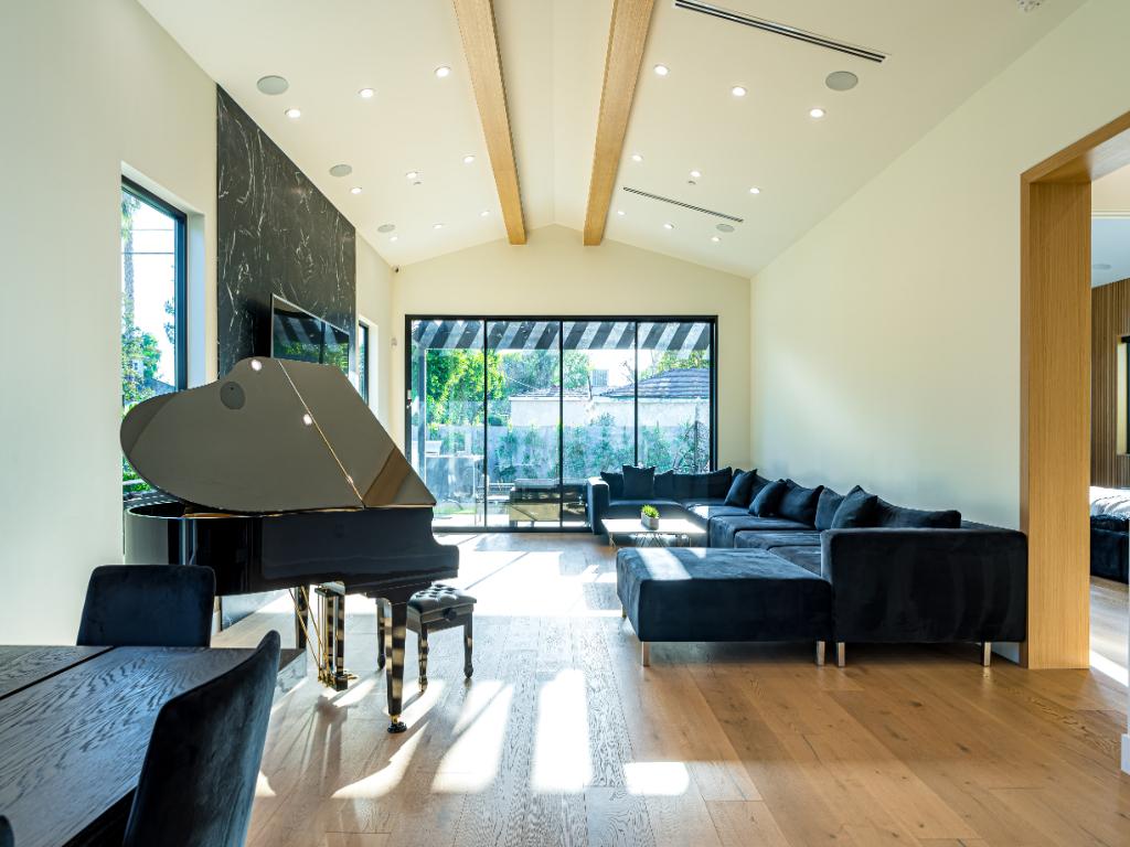 Lemona Ave gallery image 7