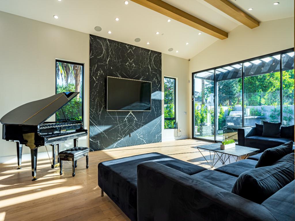 Lemona Ave gallery image 8