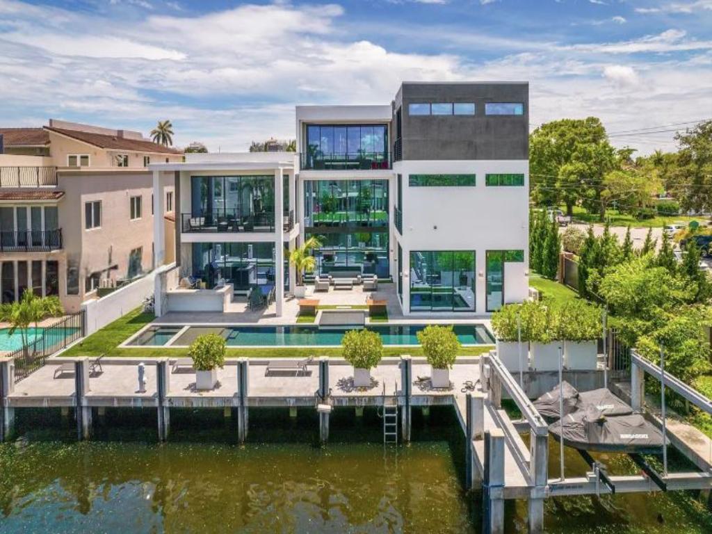 Bayview Drive gallery image 2