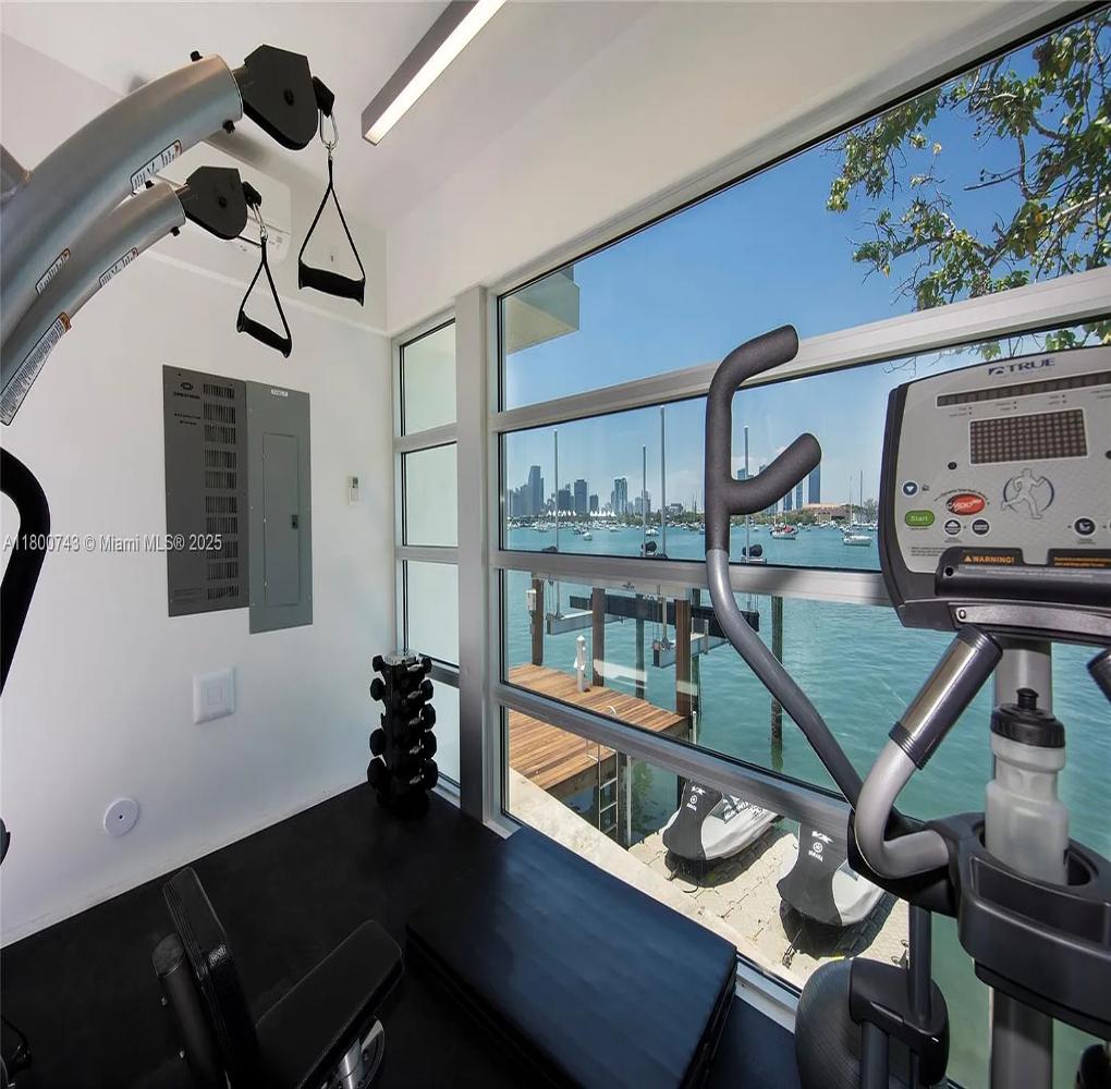 Hibiscus Dr gallery image 9