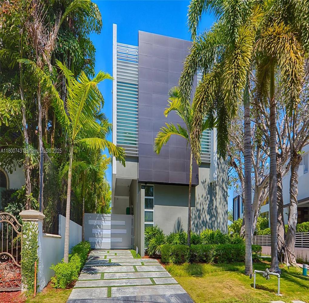Hibiscus Dr gallery image 3