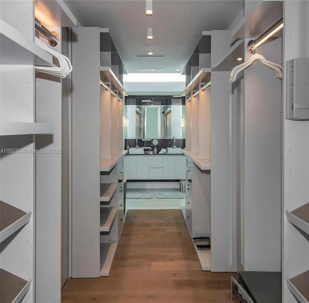 Hibiscus Dr gallery image 8