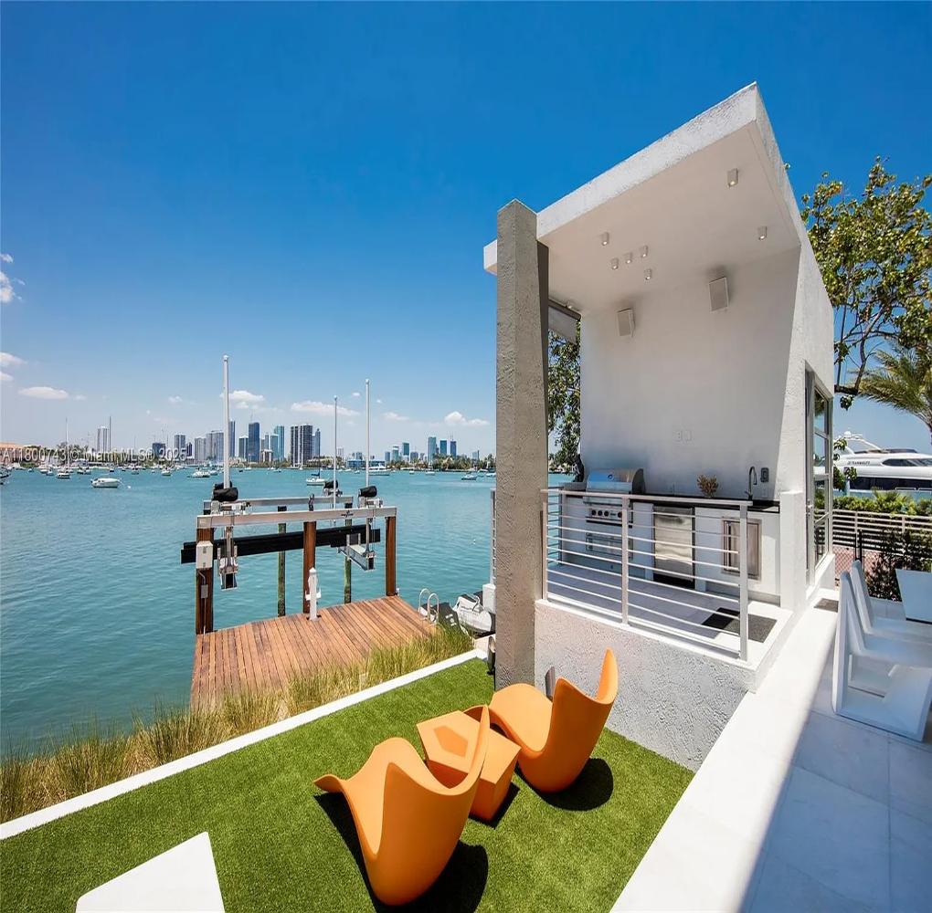 Hibiscus Dr gallery image 4