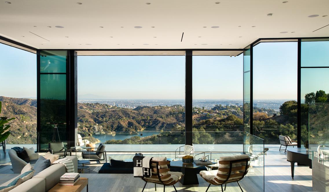 The Donella Mansion gallery image 8