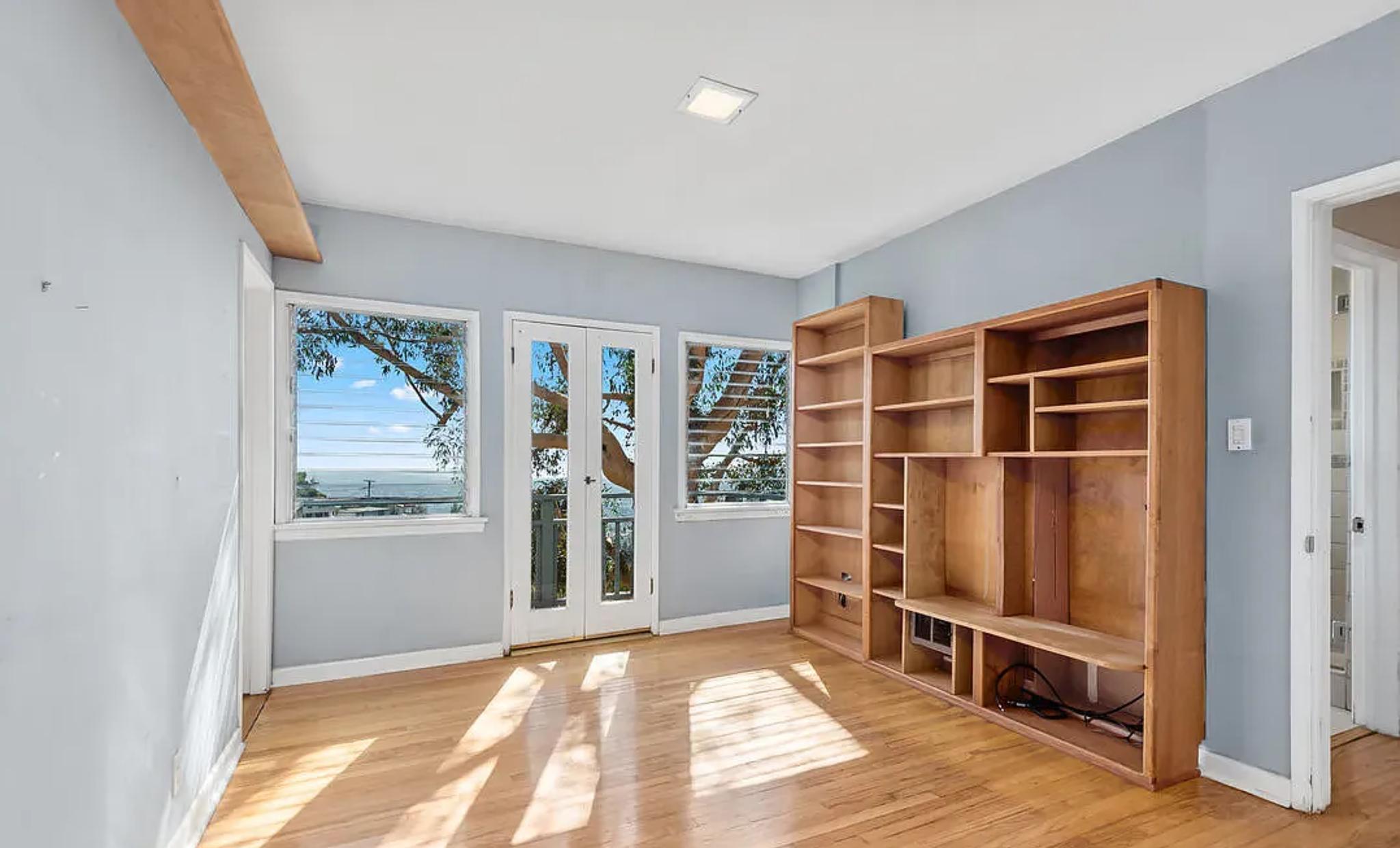Hollywood Hillside View gallery image 9