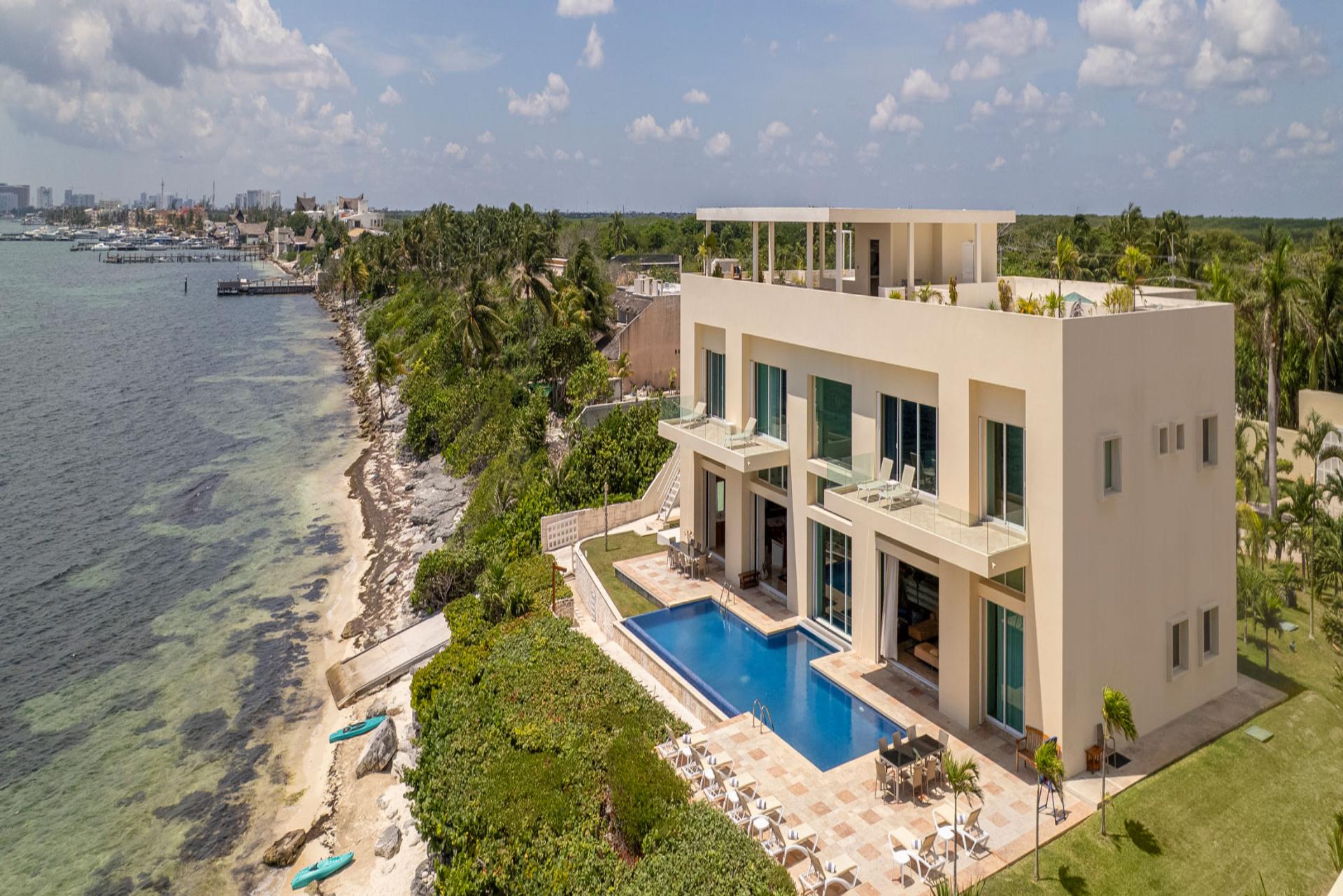 Villa Punta Sam gallery image 1