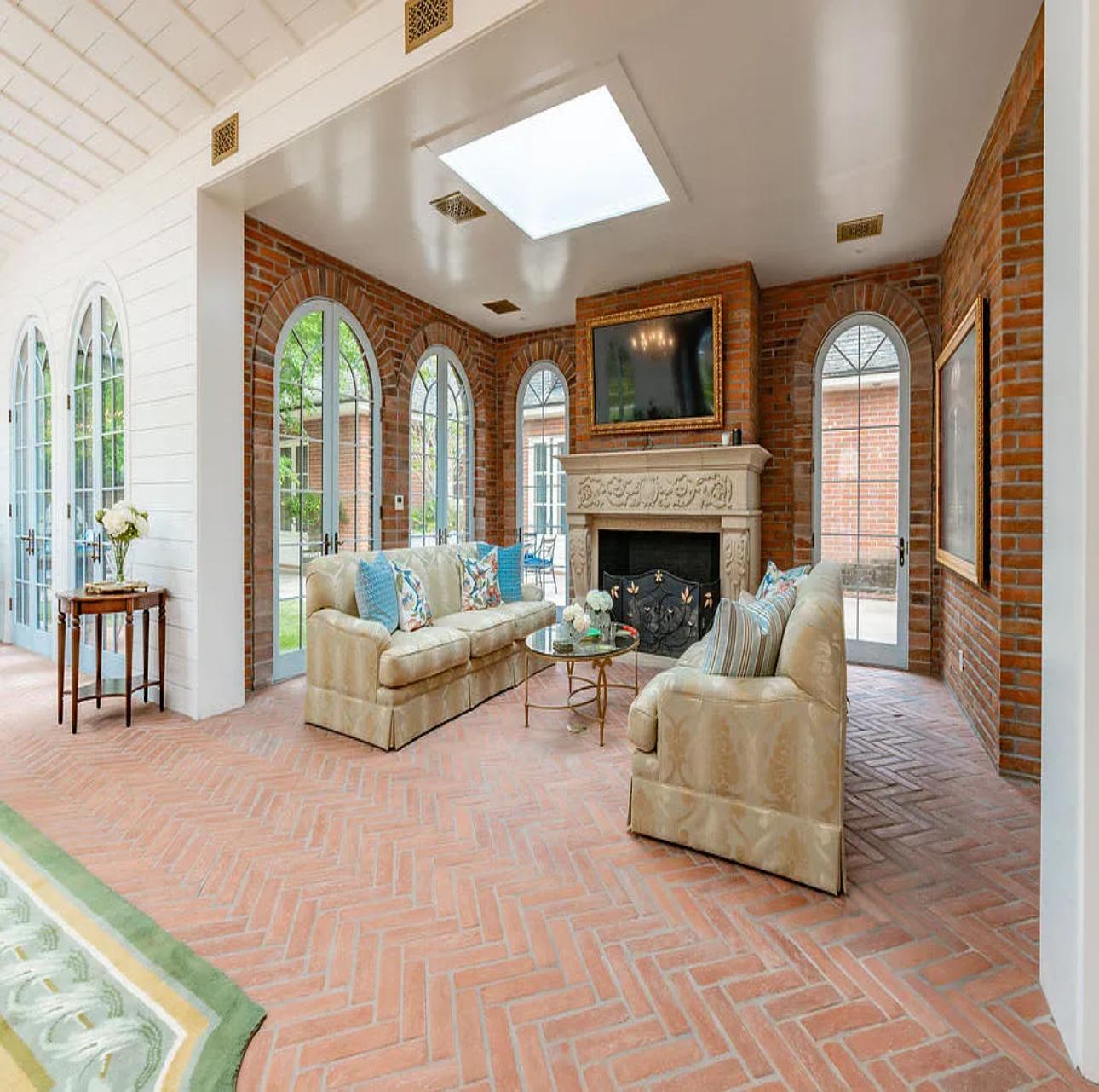 Fox Hill Manor gallery image 8