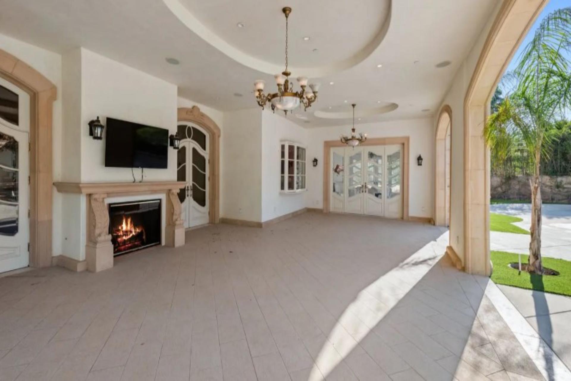 Ballroom Mansion gallery image 9