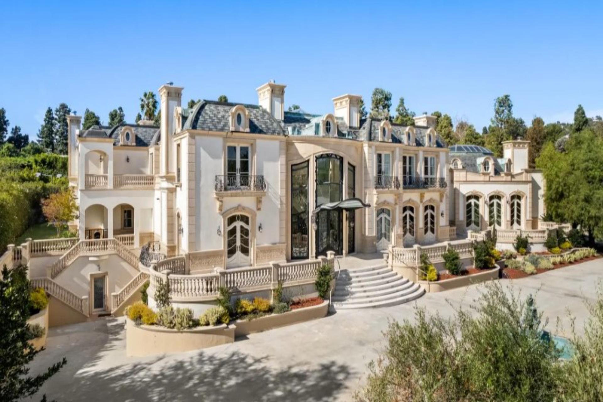 Ballroom Mansion gallery image 1