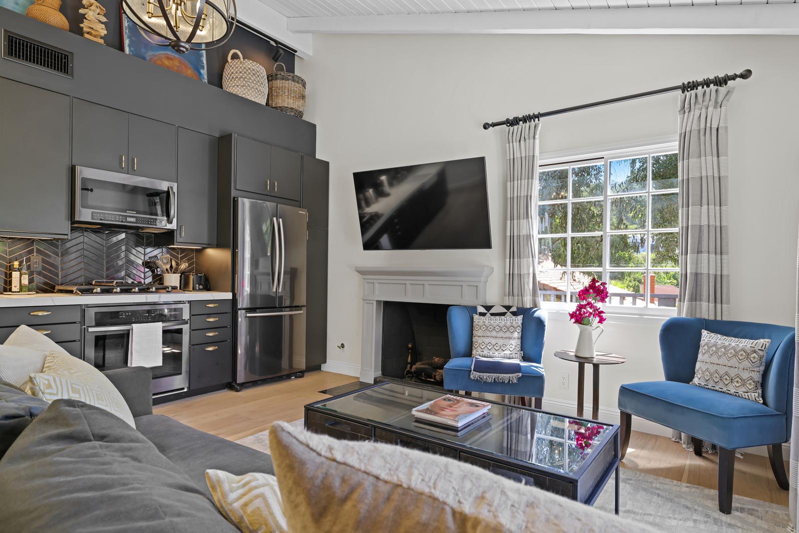 Beverly Hills Bungalow gallery image 8