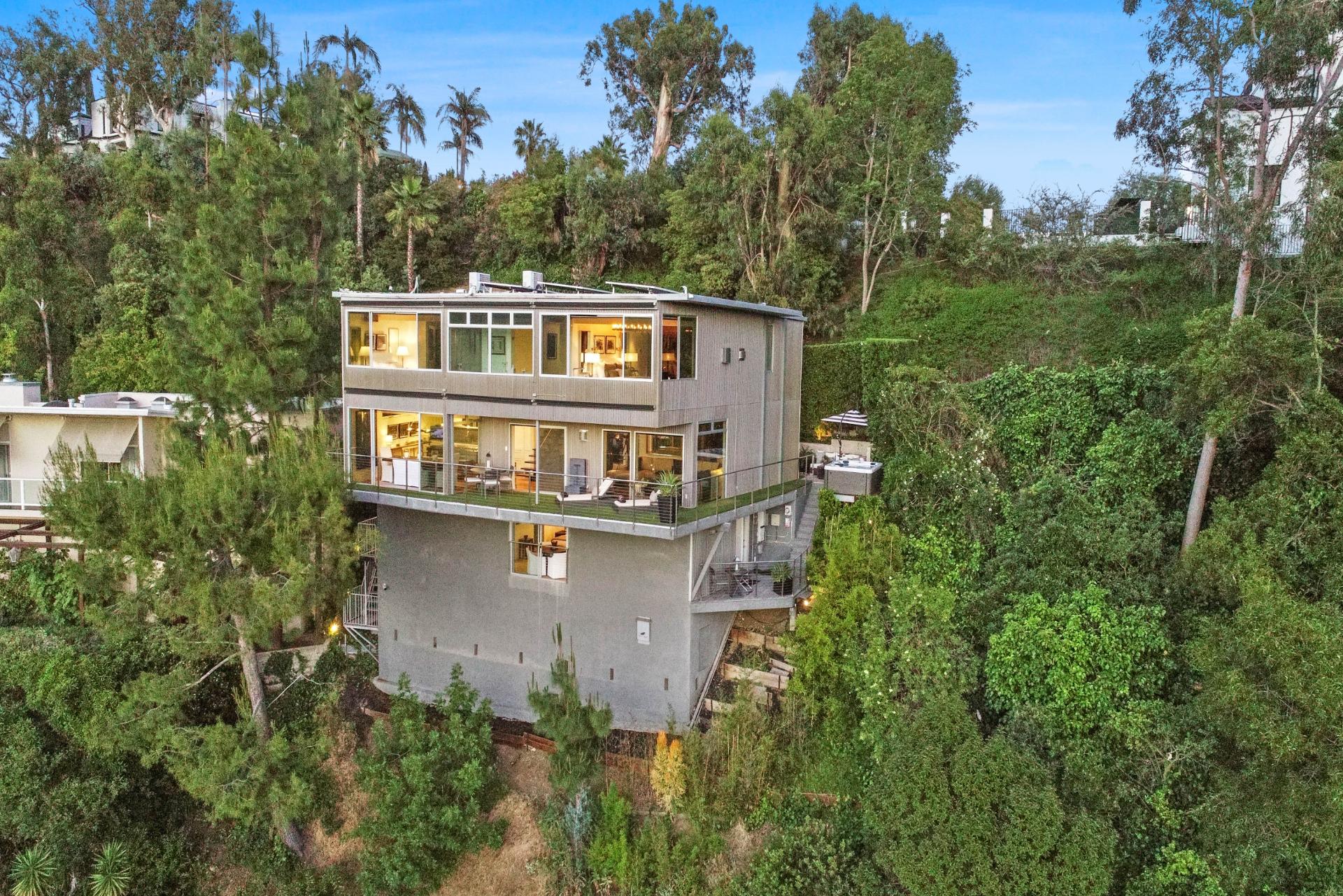 Beverly Horizon gallery image 1