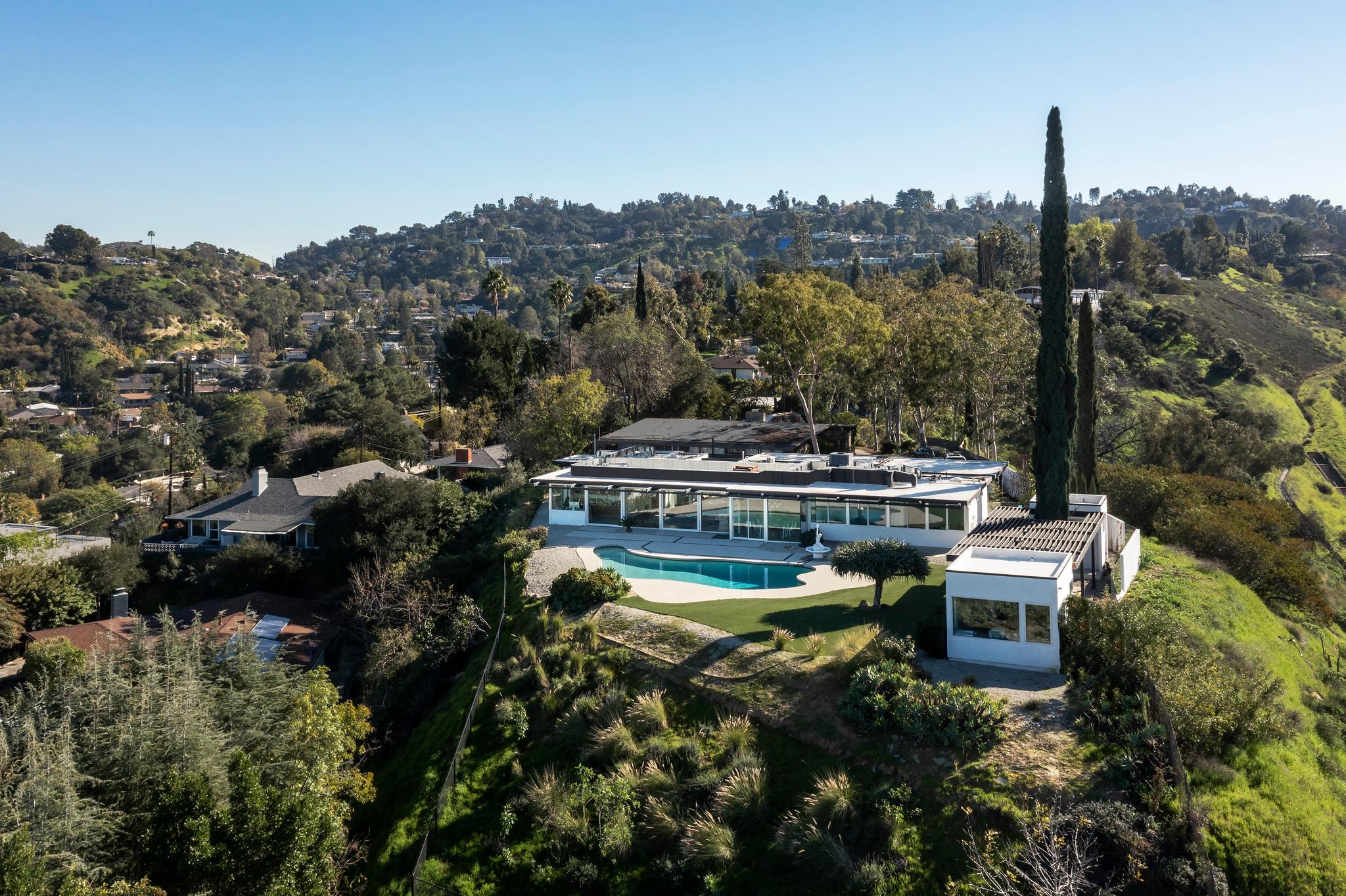 Moonridge Drive gallery image 1