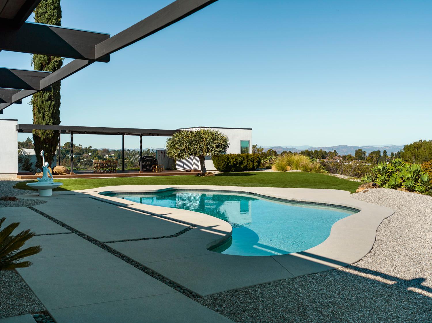 Moonridge Drive gallery image 7