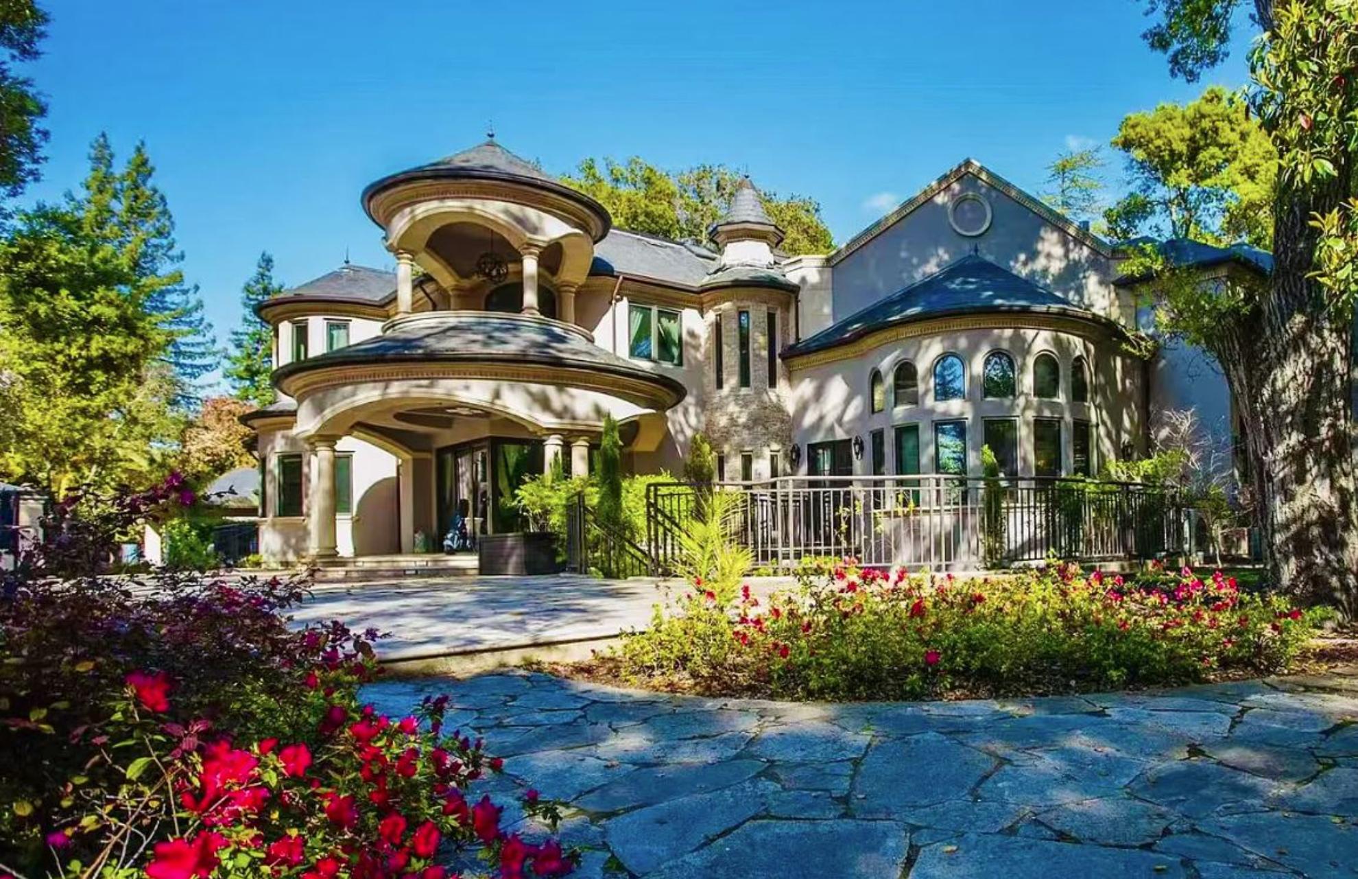 Almendral Estate gallery image 4