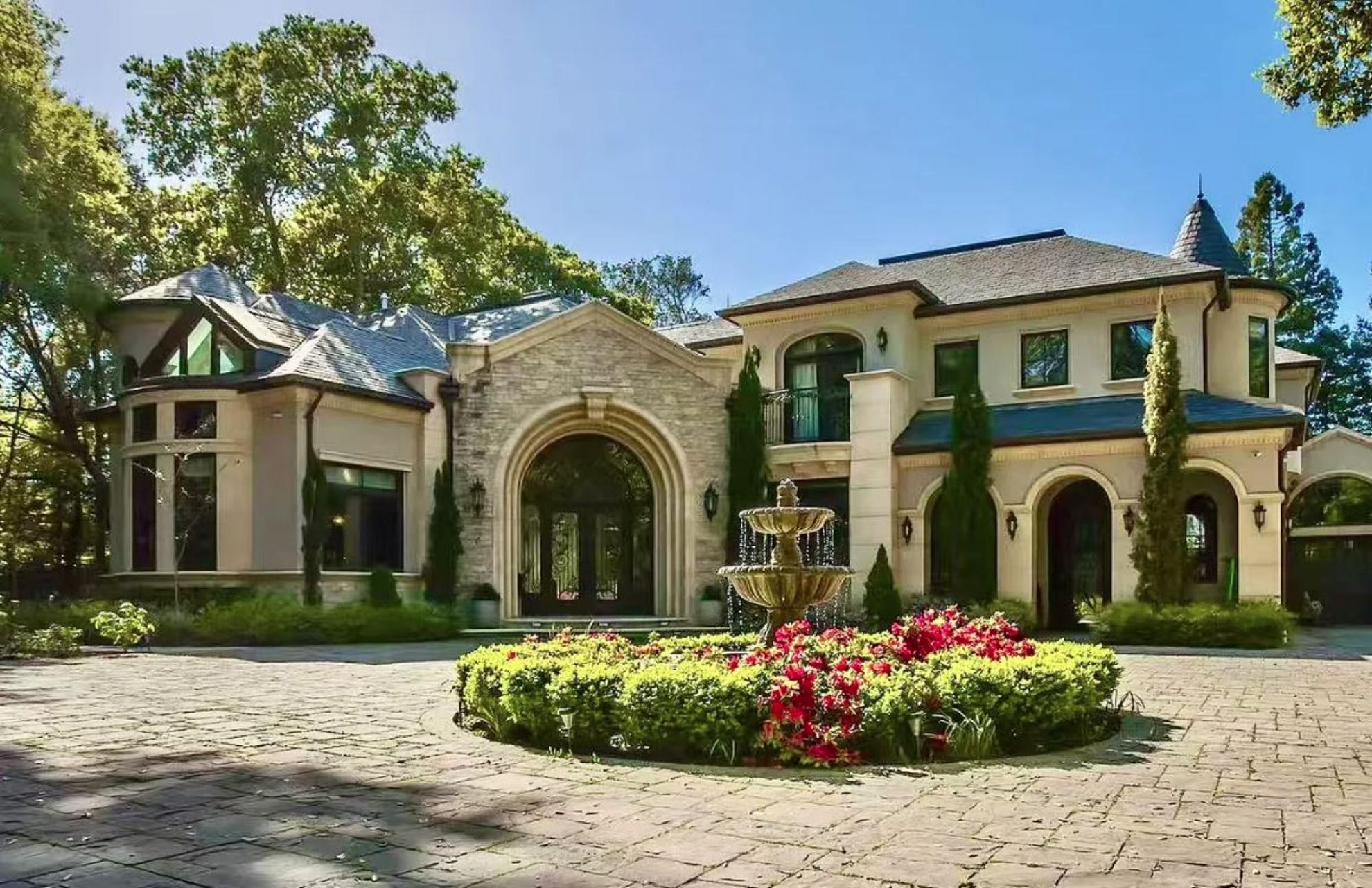 Almendral Estate gallery image 3