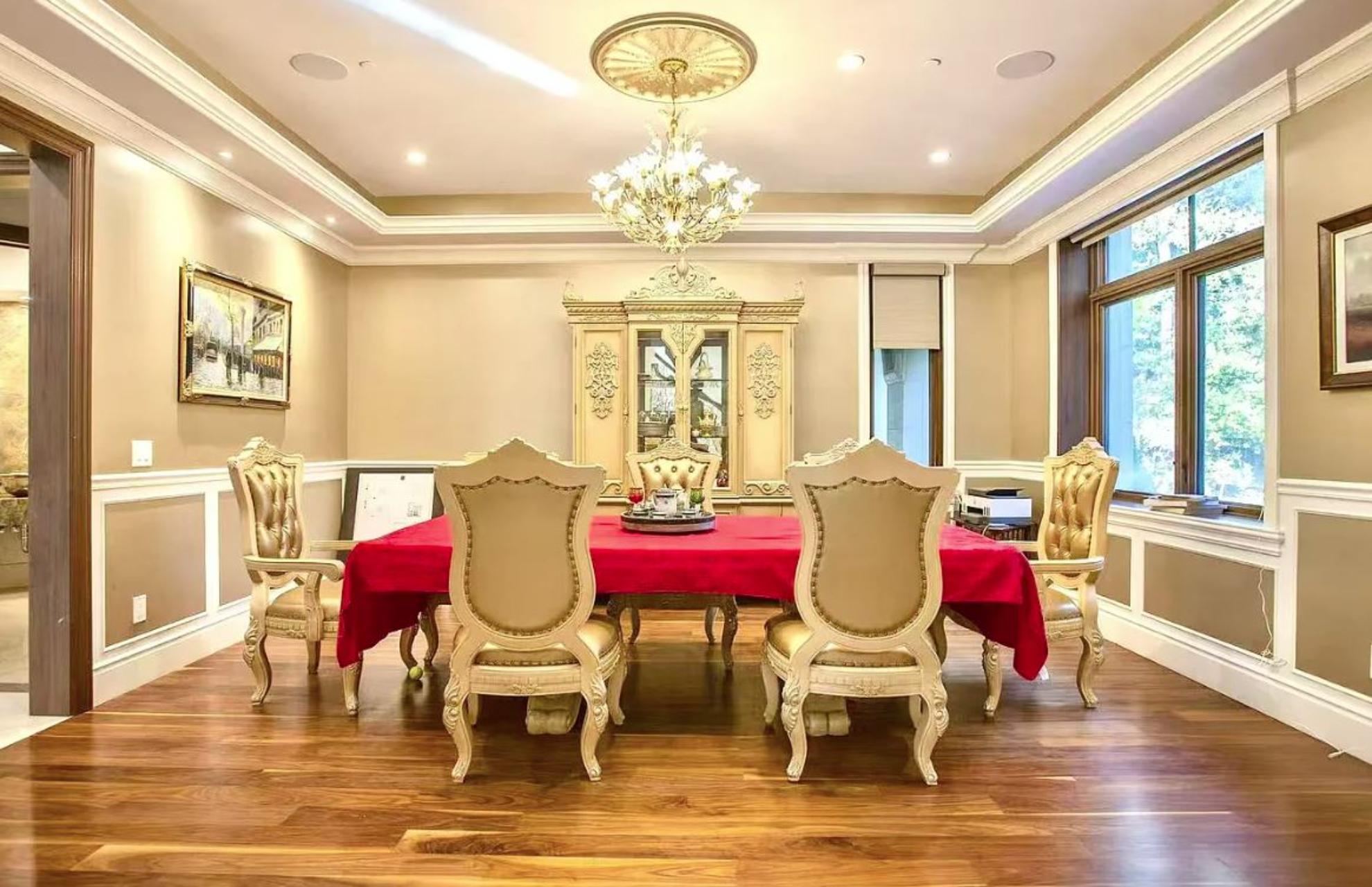 Almendral Estate gallery image 8