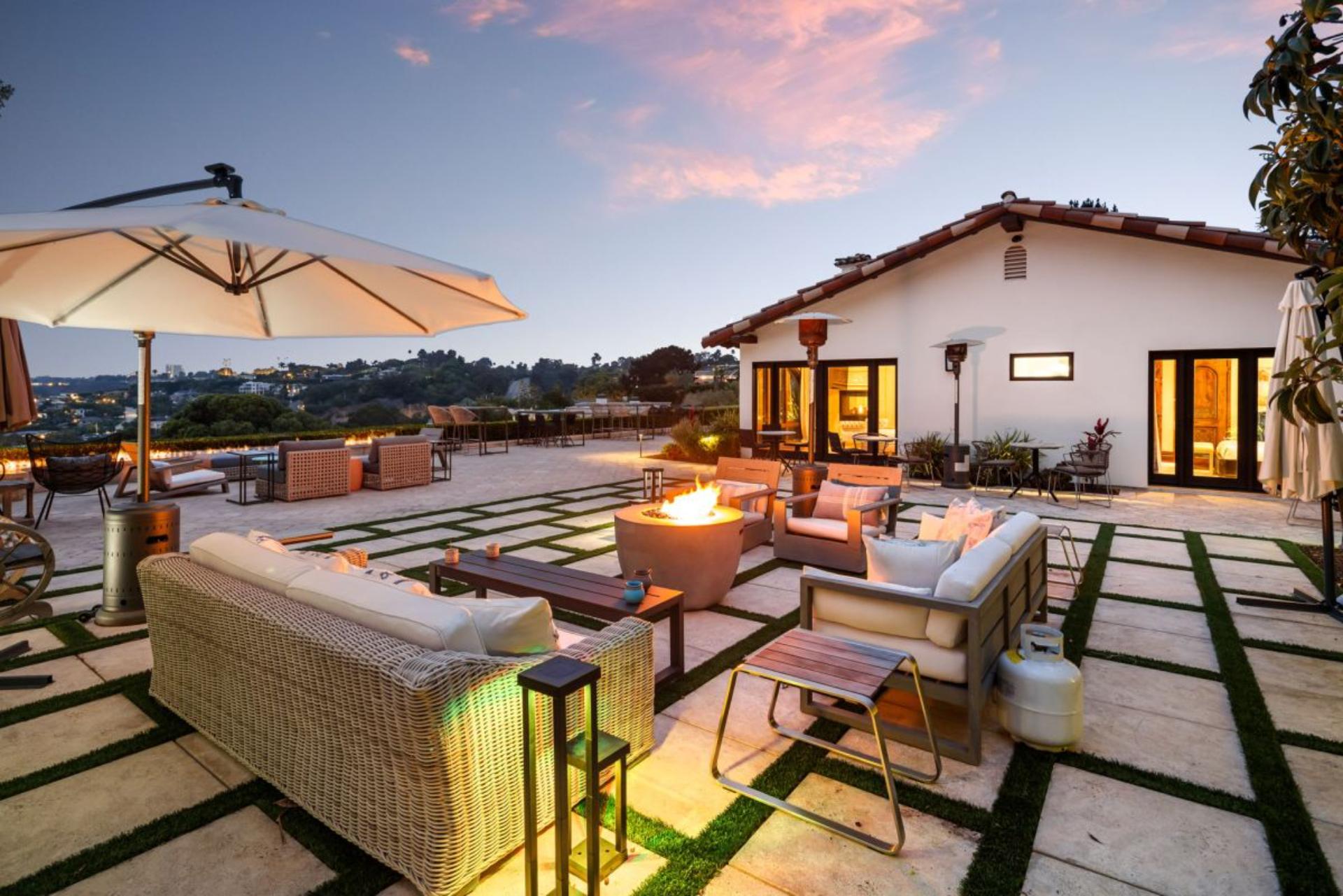 Elegant La Jolla Villa gallery image 4
