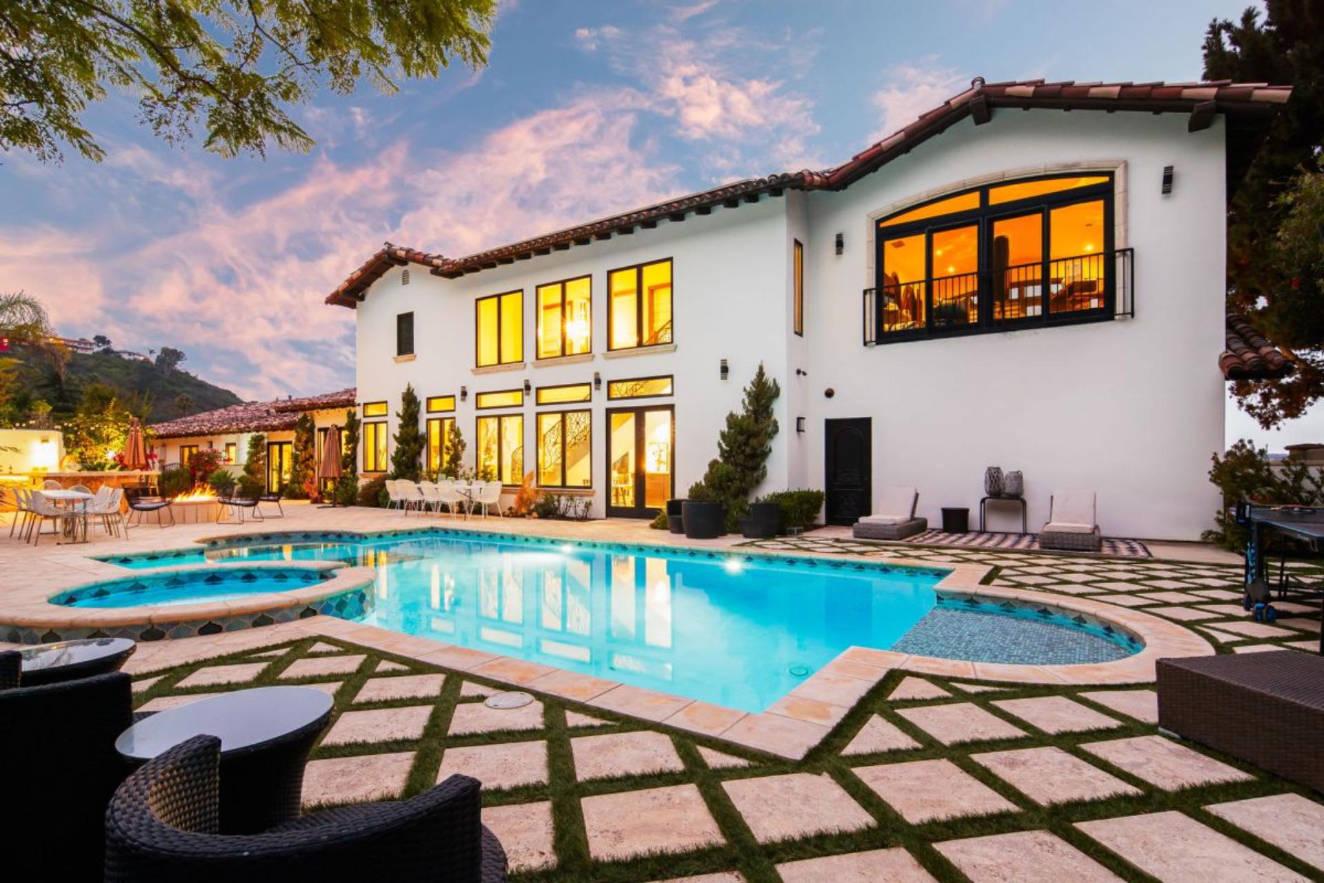 Elegant La Jolla Villa gallery image 2