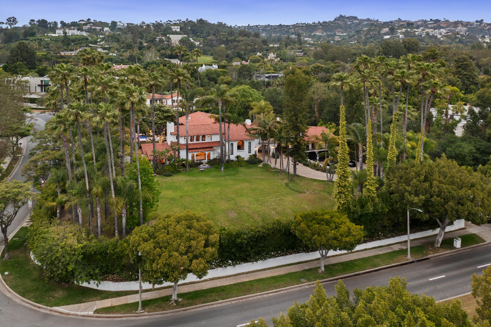 Sunset Estate gallery image 6