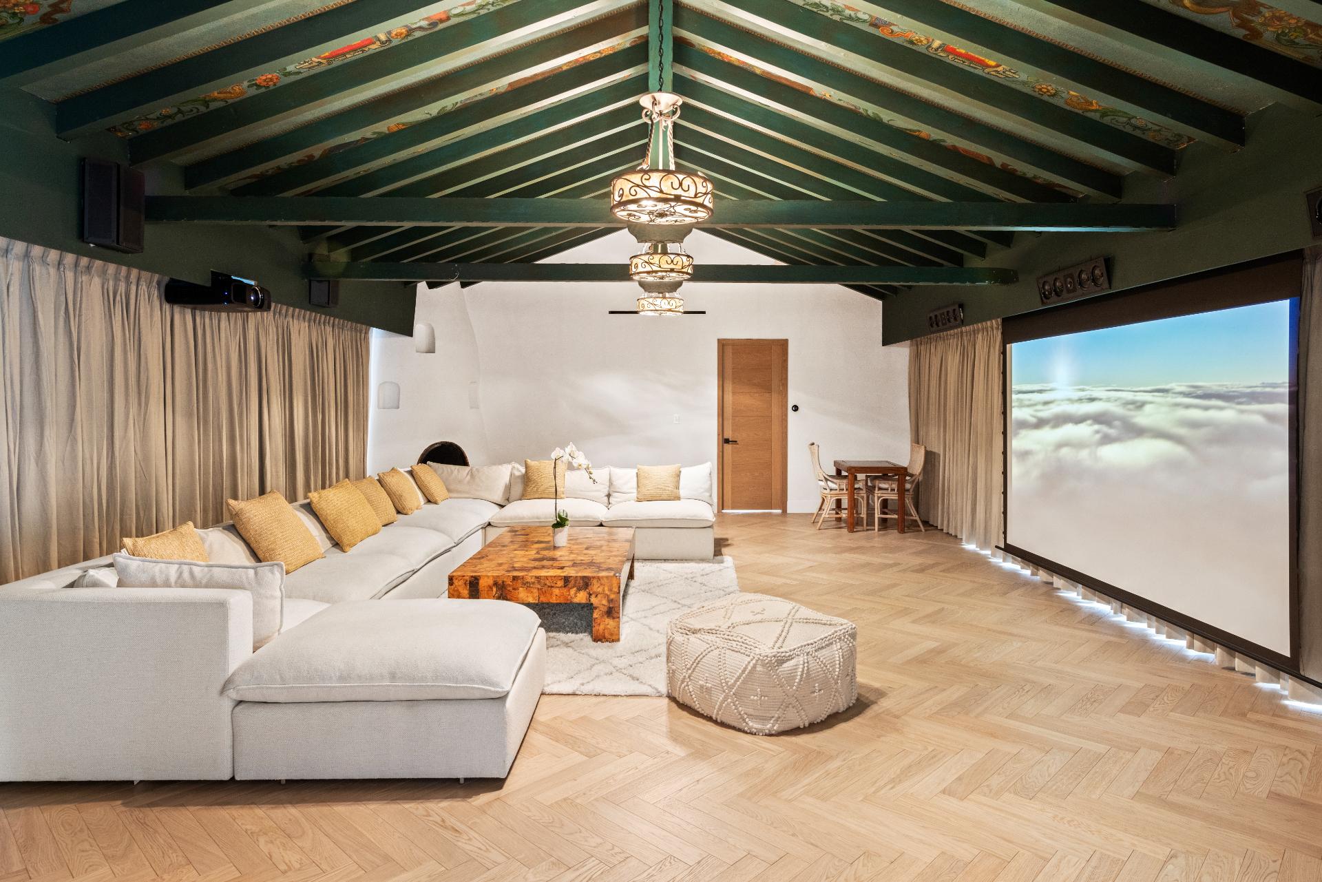 Sunset Estate gallery image 4