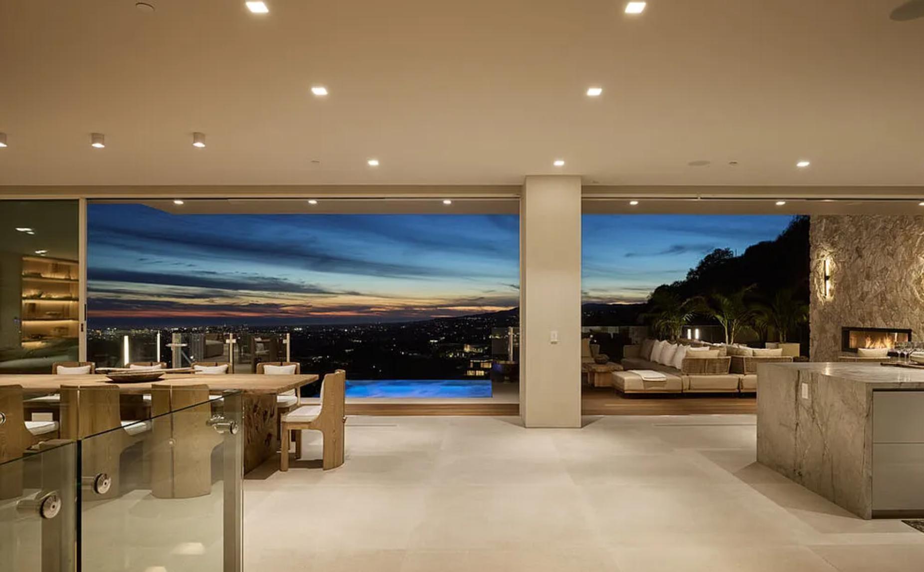 Blue Lagoon gallery image 9