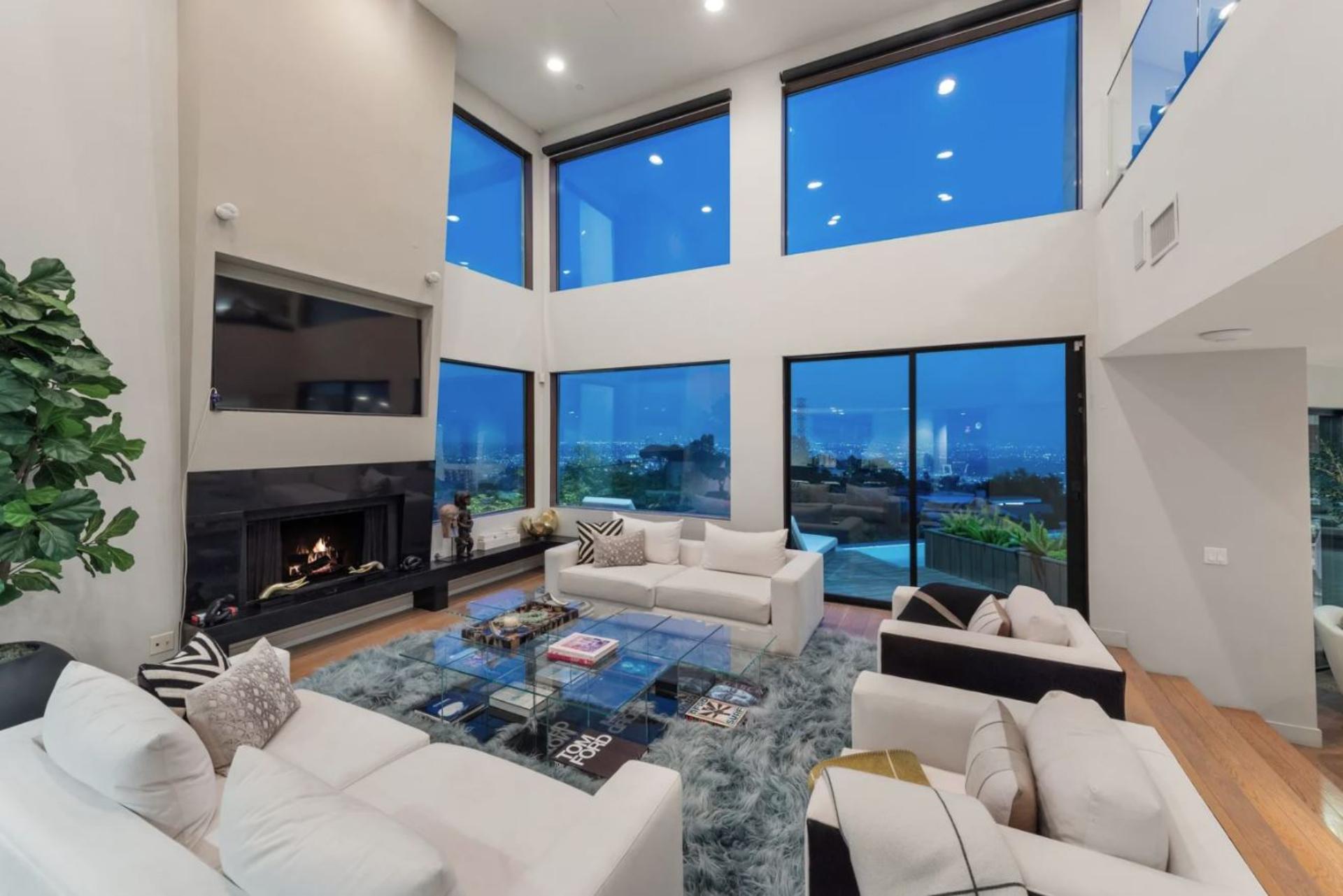 Las Alturas Estate gallery image 7