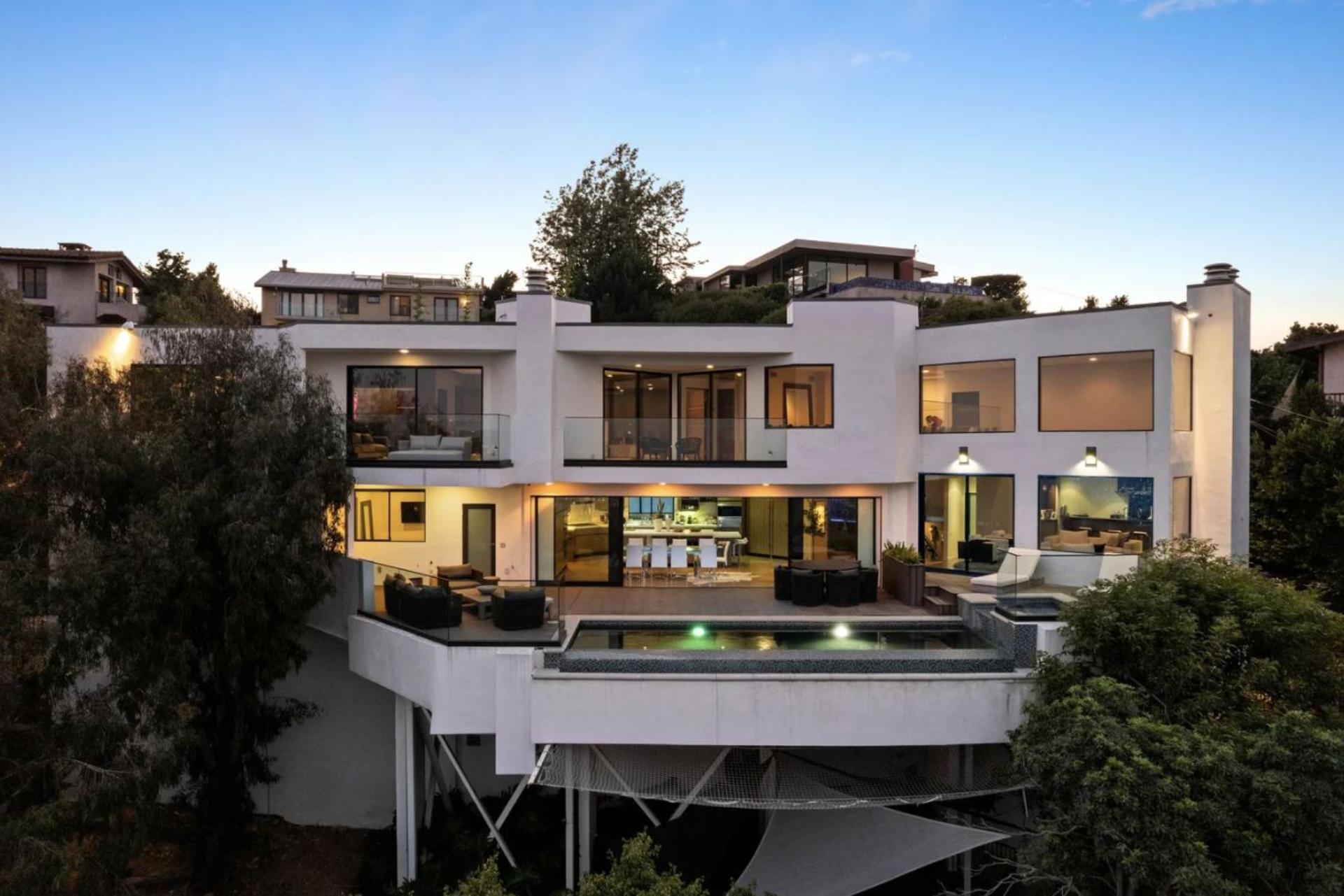 Las Alturas Estate gallery image 2