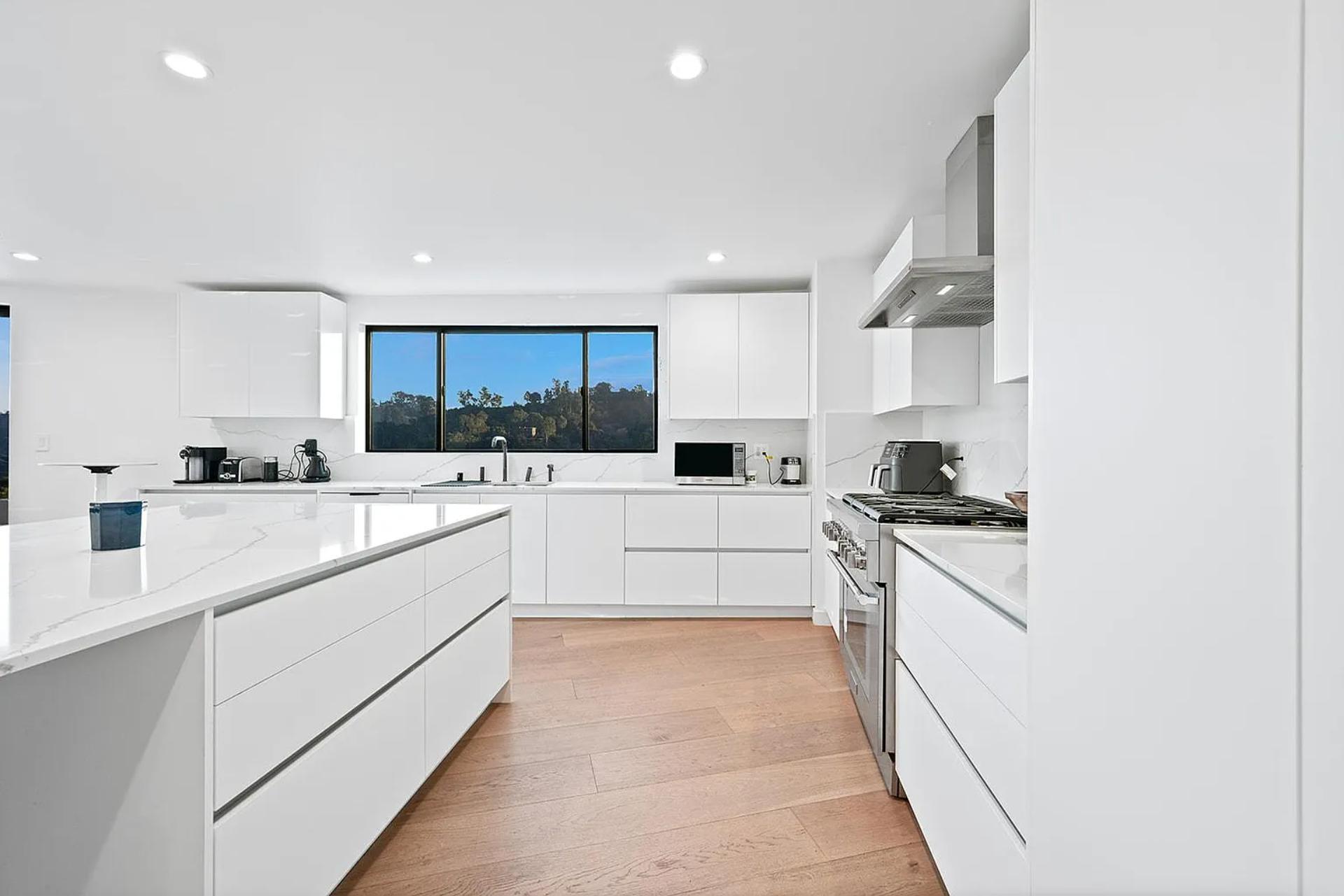 Skyline Villa gallery image 8