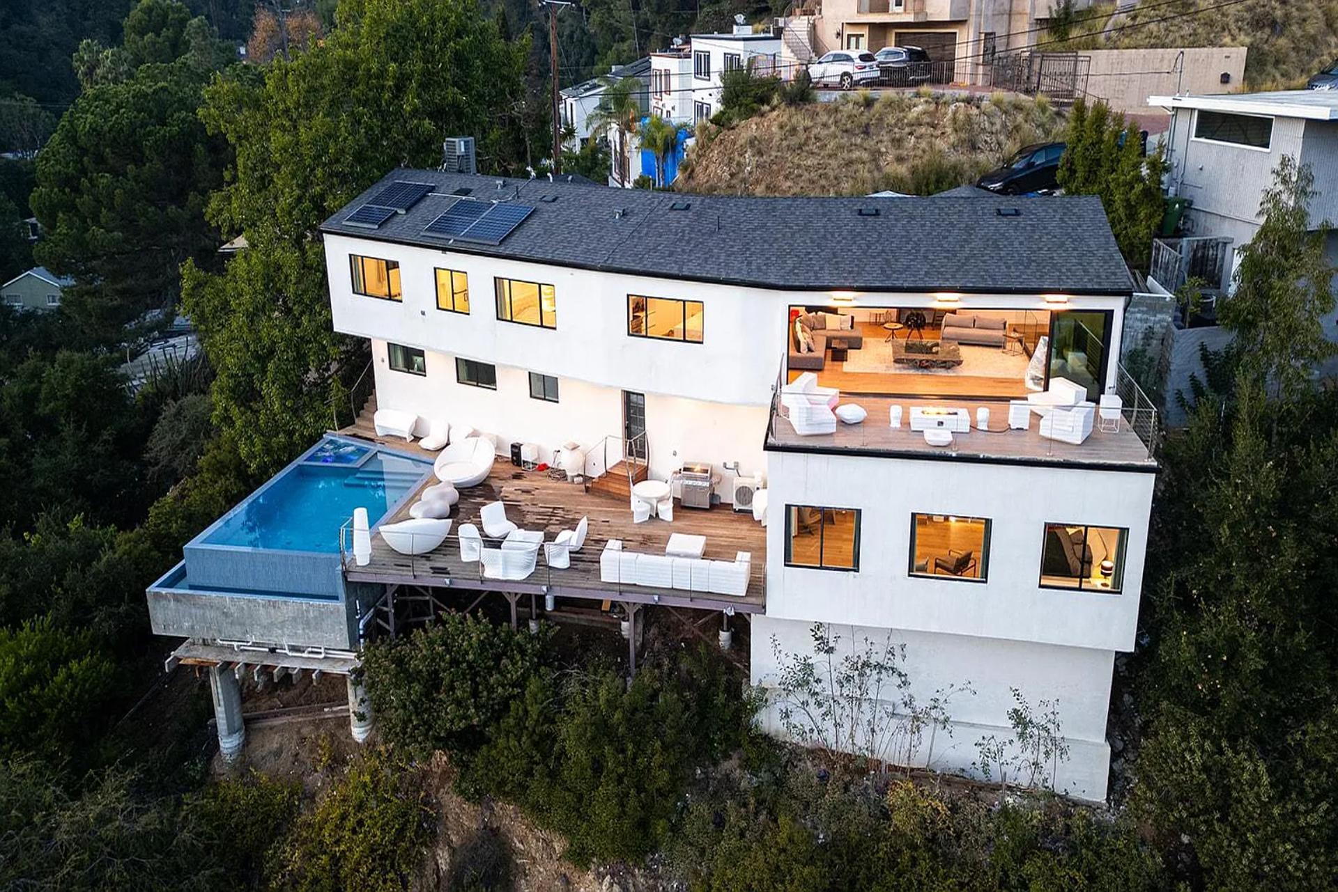 Skyline Villa gallery image 1