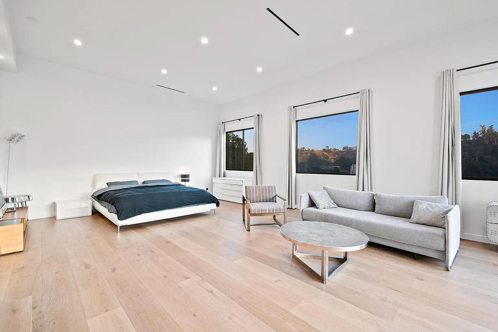 Skyline Villa gallery image 10