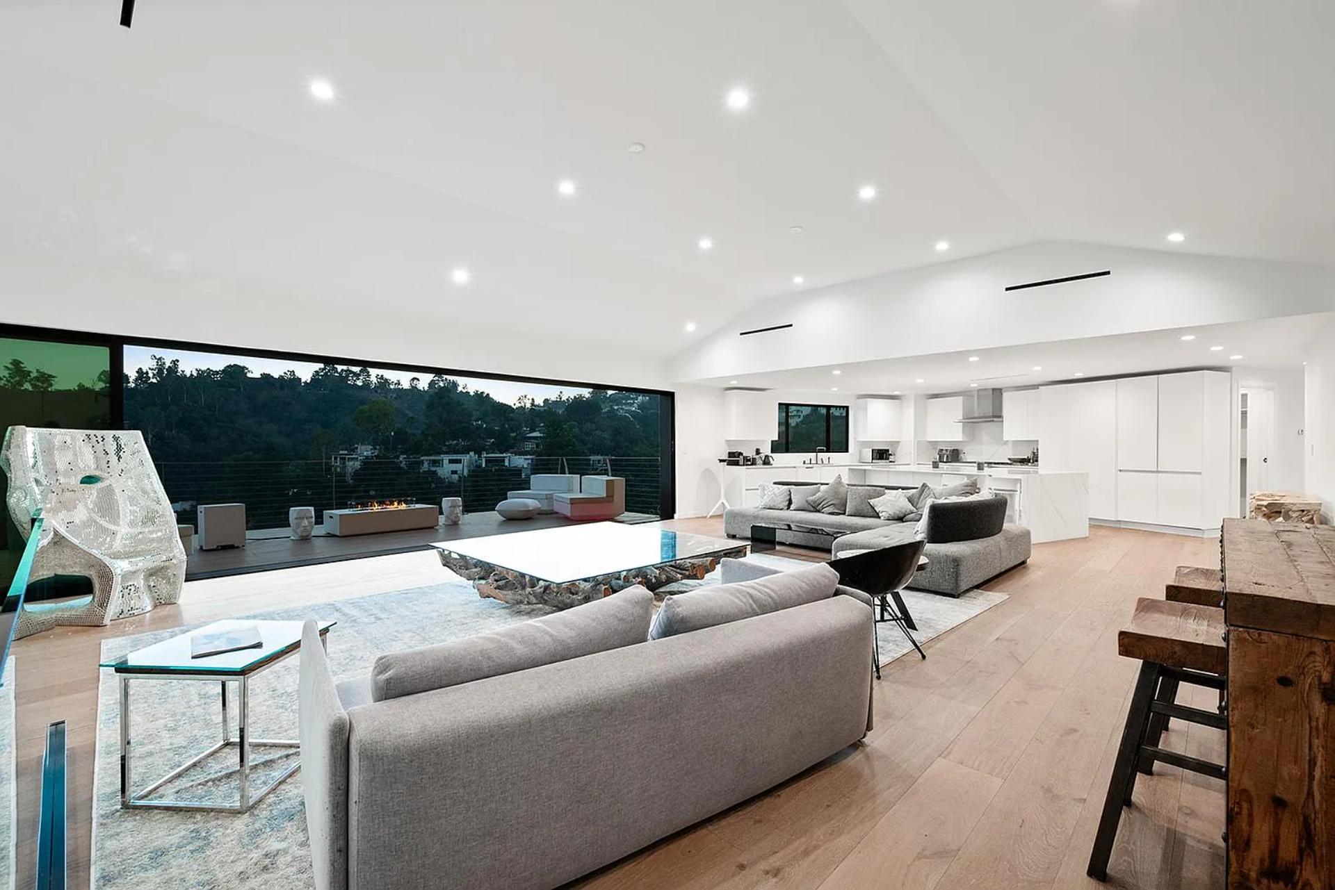 Skyline Villa gallery image 5