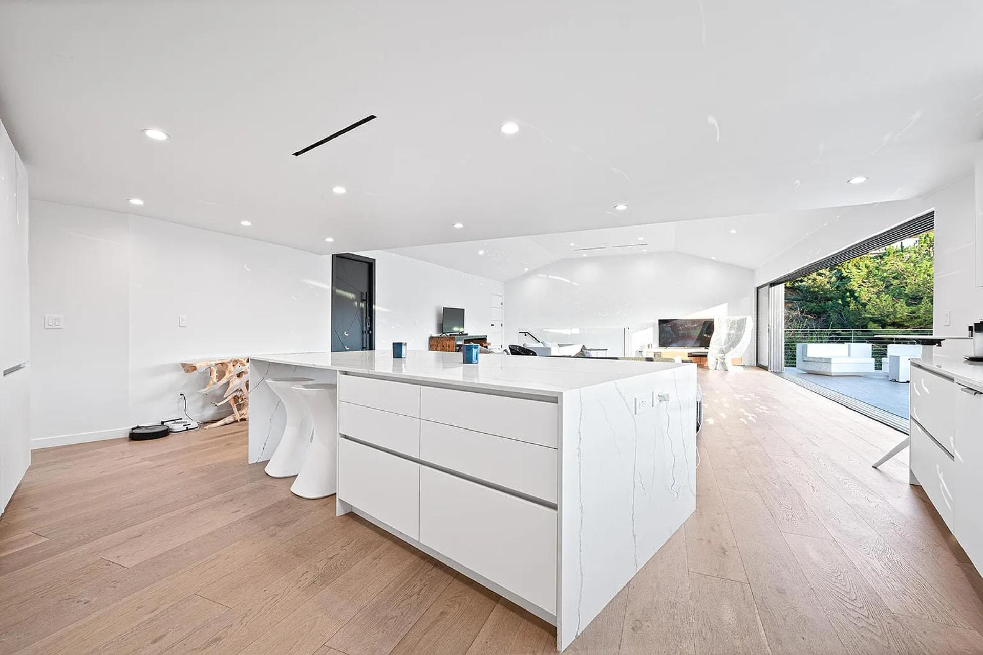 Skyline Villa gallery image 6