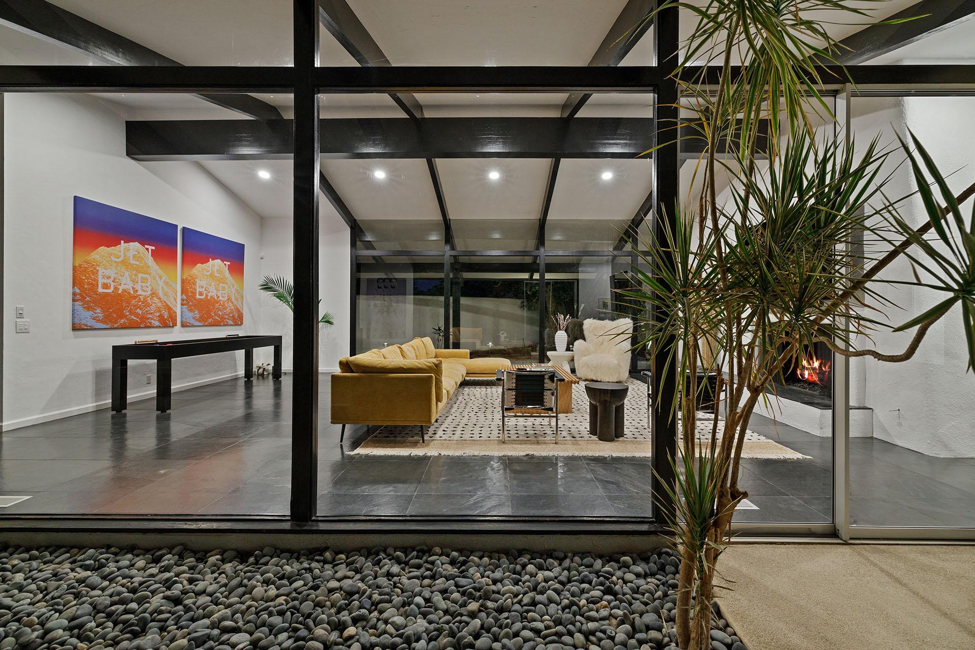Willow Hideaway gallery image 5