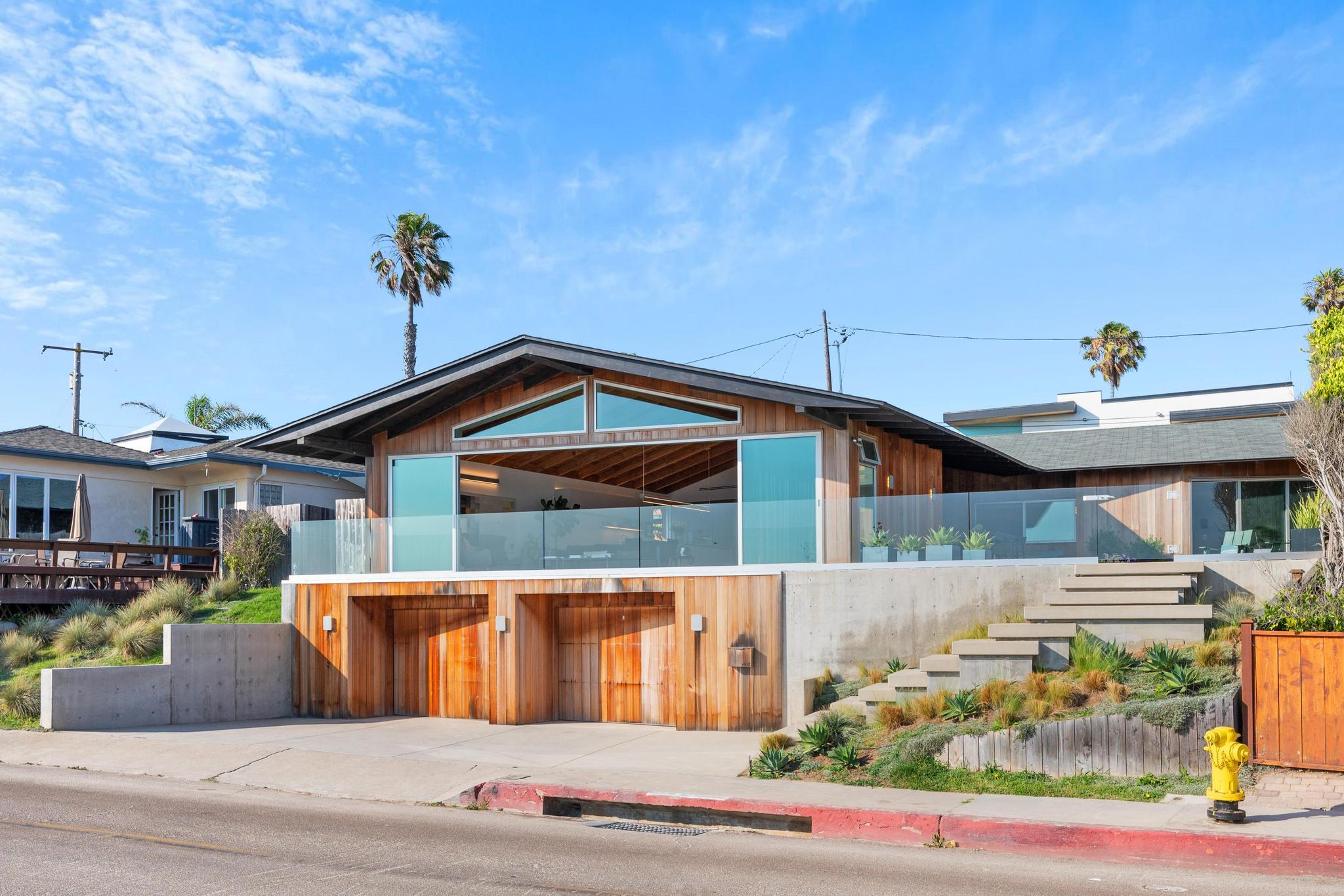 Beachfront Modern gallery image 2