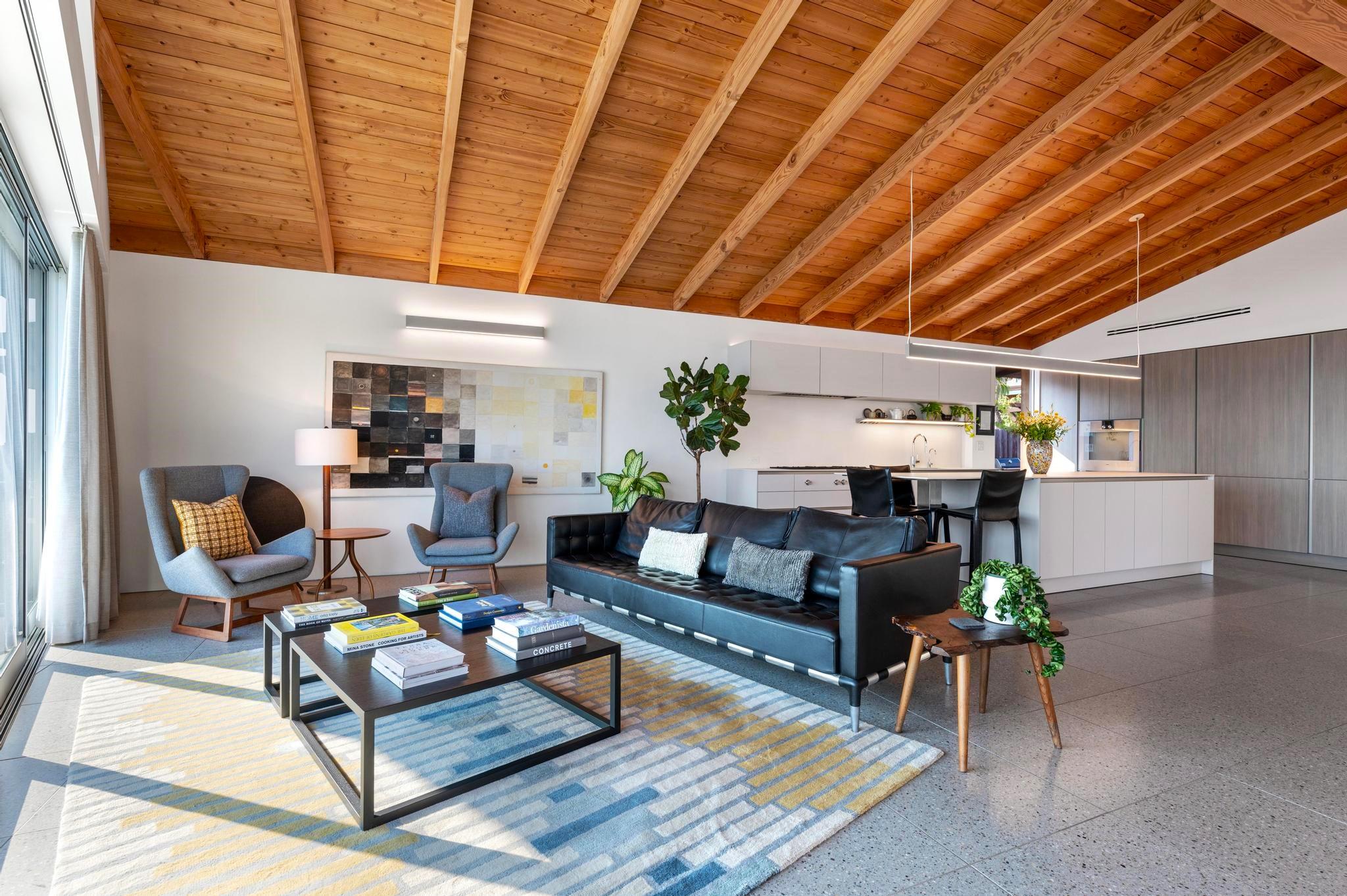 Beachfront Modern gallery image 7