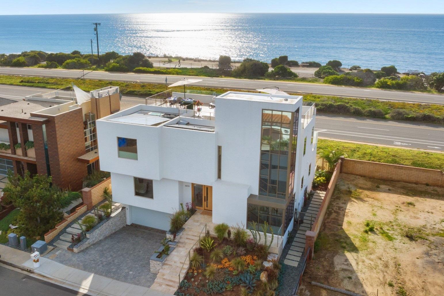 Surfside Carlsbad Estate gallery image 2