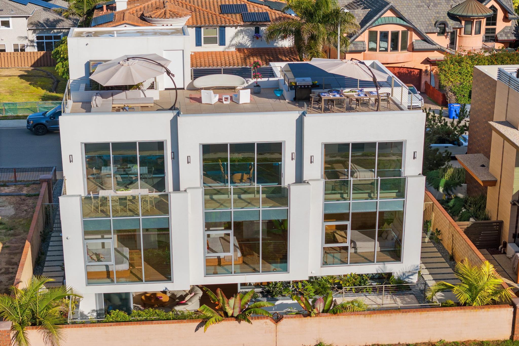 Surfside Carlsbad Estate gallery image 5